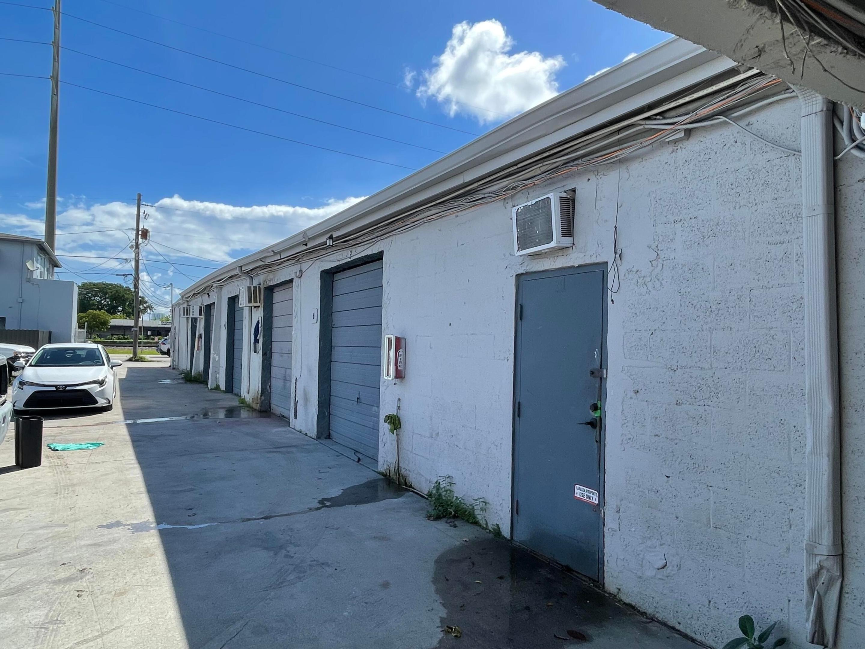 1614 S Dixie Highway 8 Property Photo 10