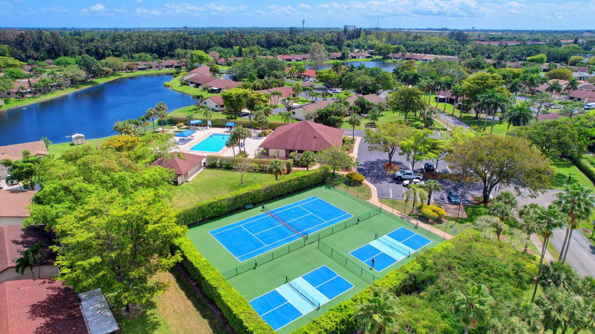 4 Fawlkland Circle Property Photo 22