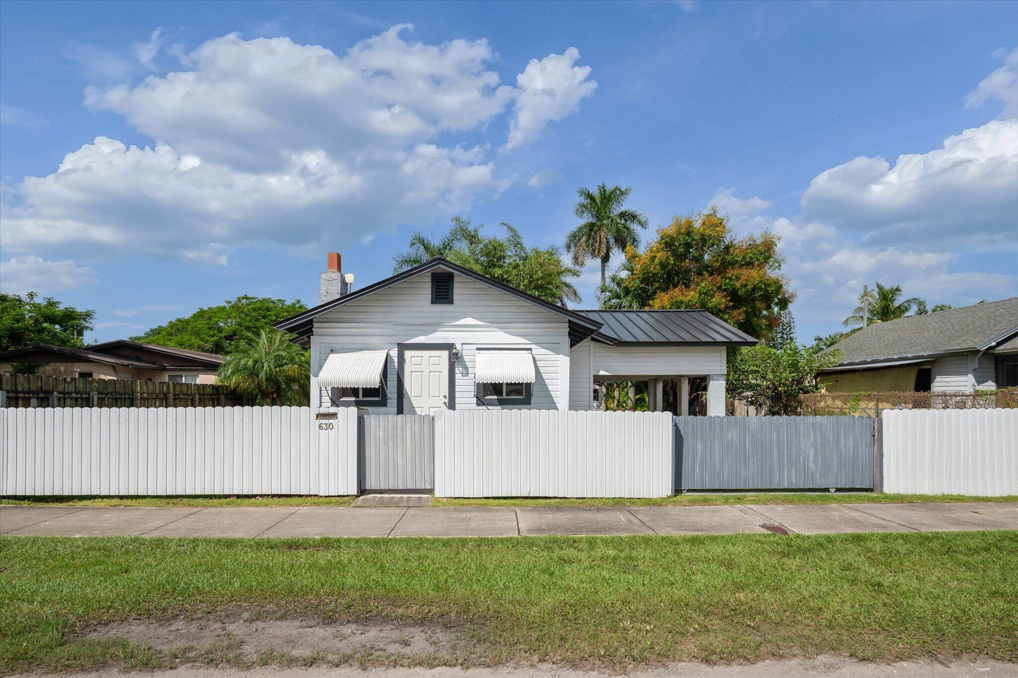 630 Nw 6 Avenue Property Photo 1
