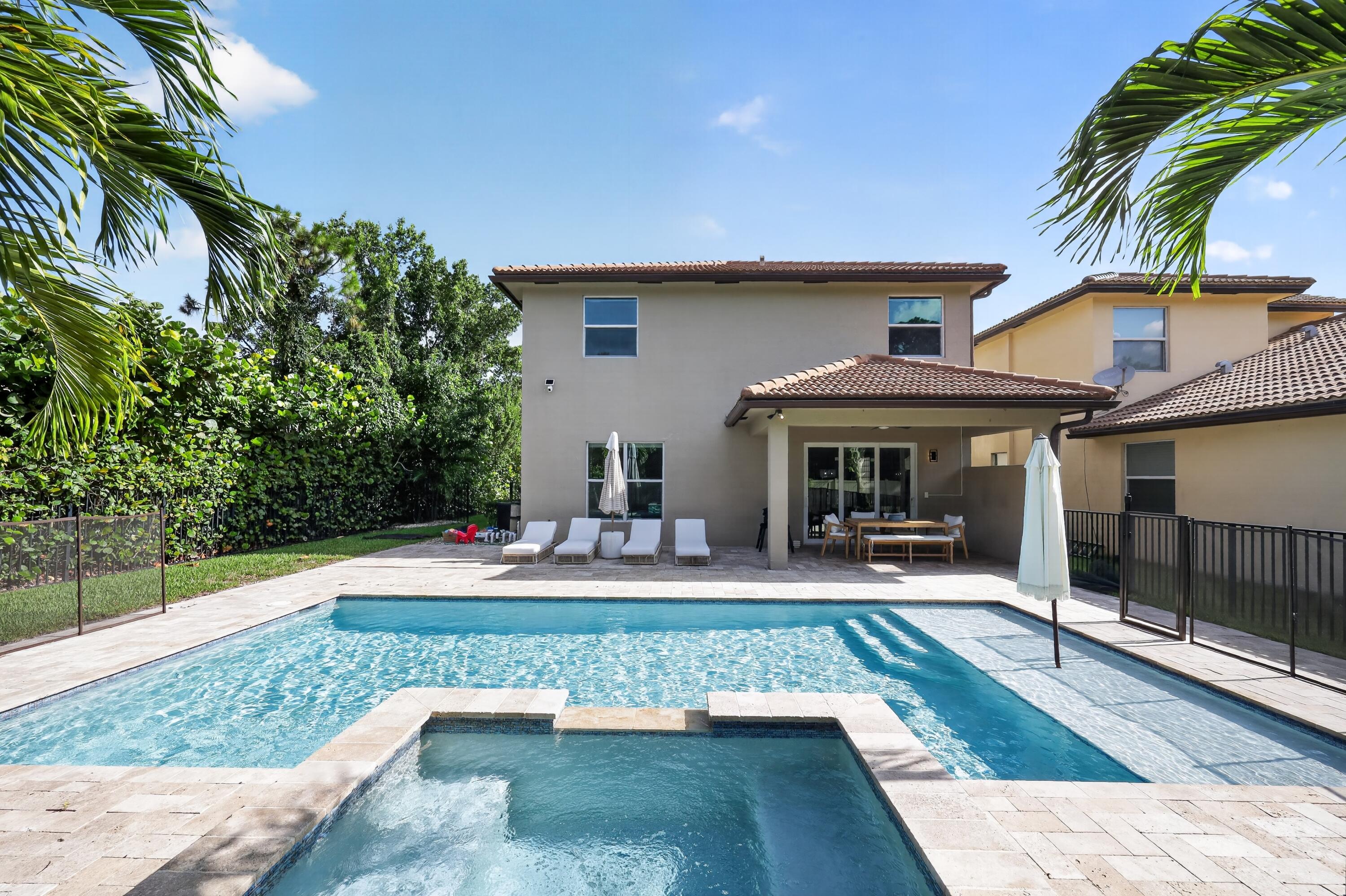 7050 Limestone Cay Road Property Photo 2