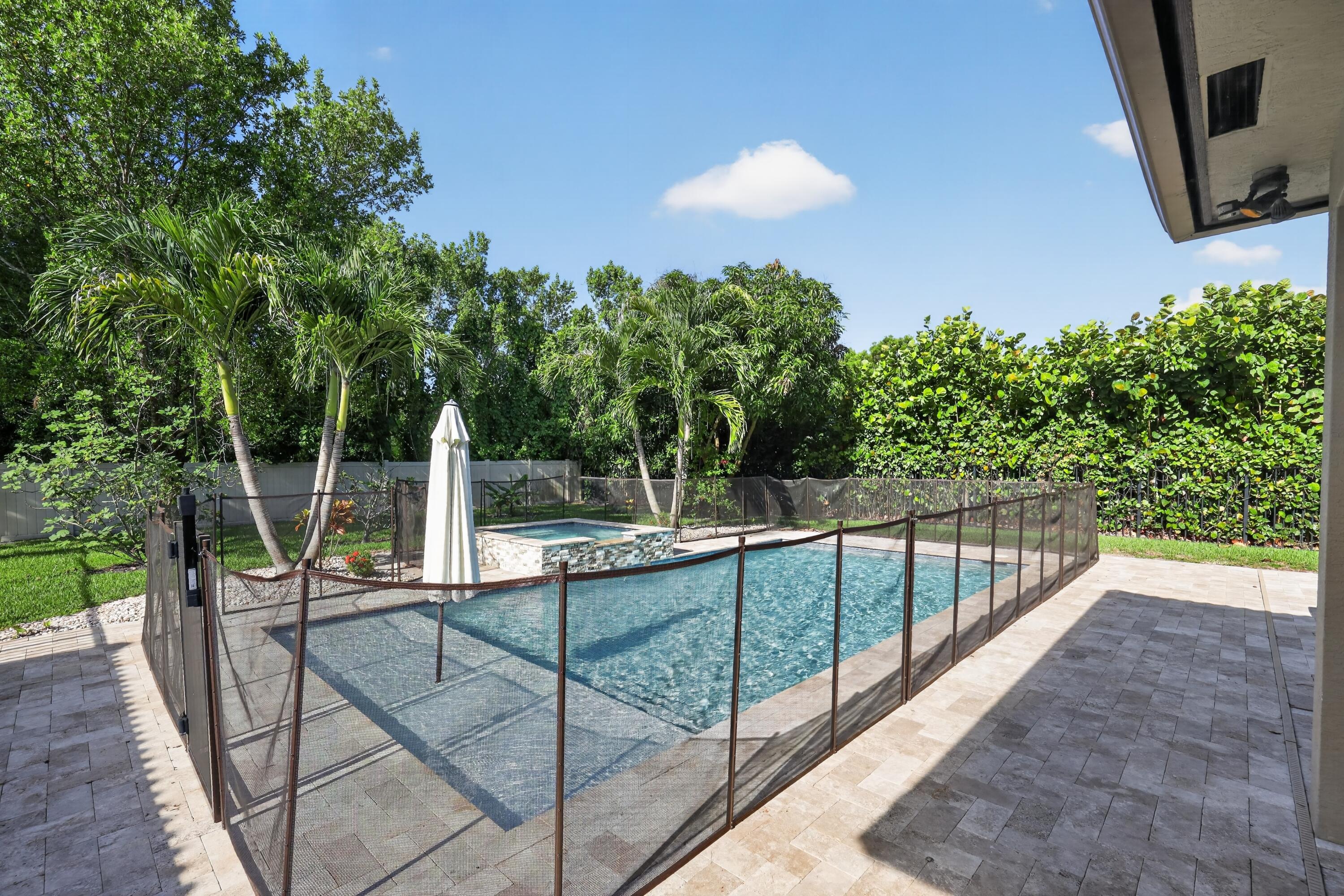 7050 Limestone Cay Road Property Photo 6