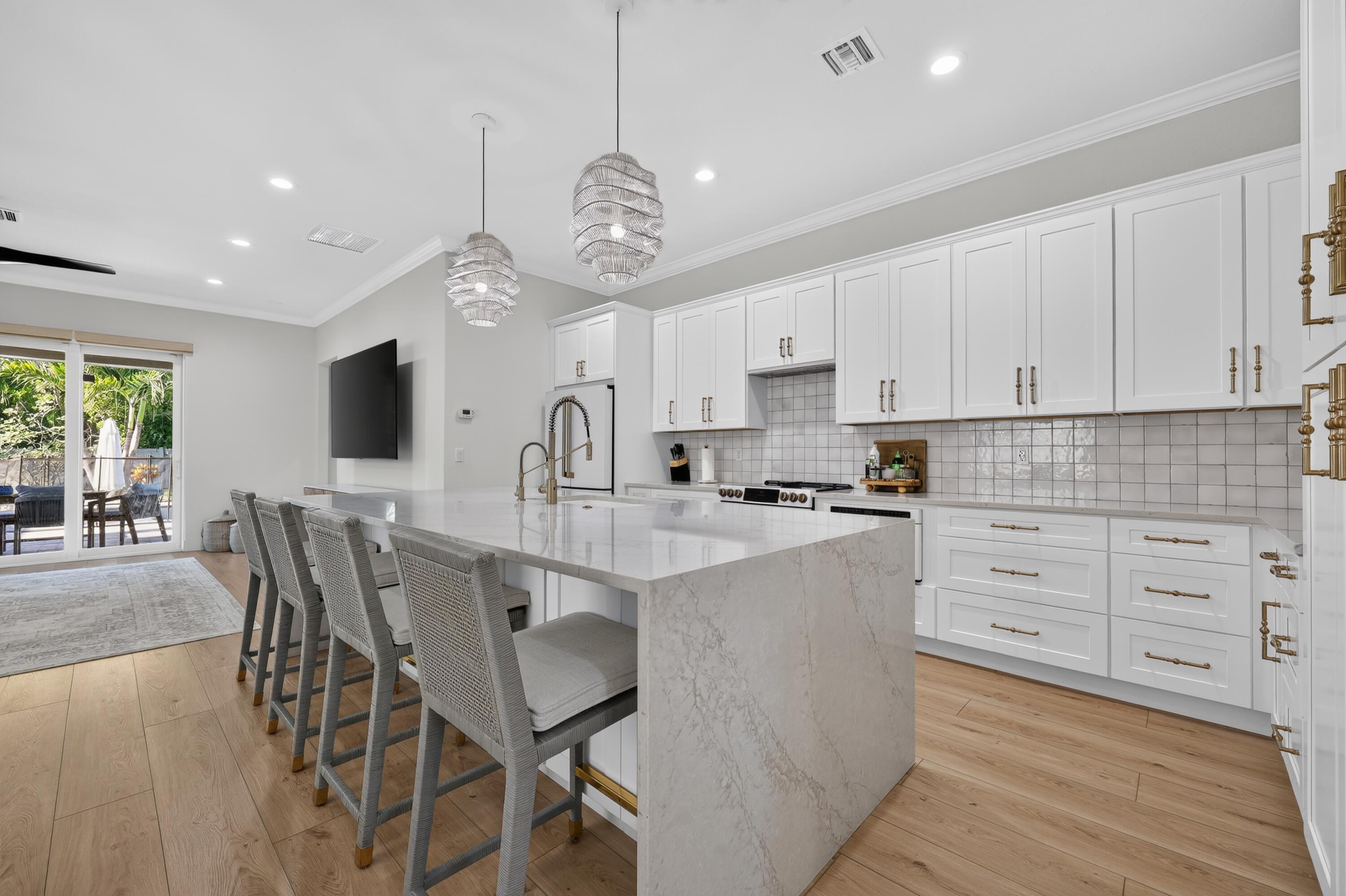 7050 Limestone Cay Road Property Photo 15