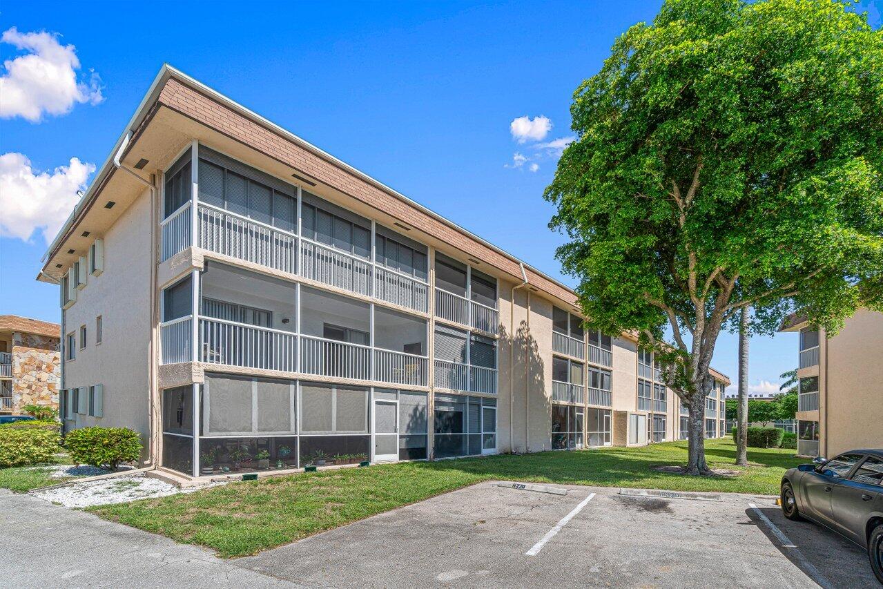 700 Village Green Court 319 Property Photo 4