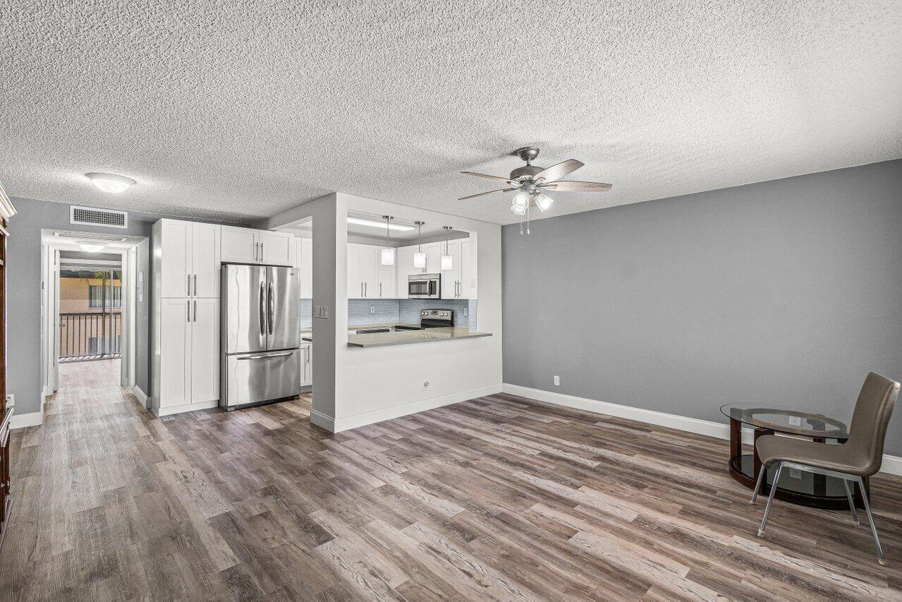700 Village Green Court 319 Property Photo 8