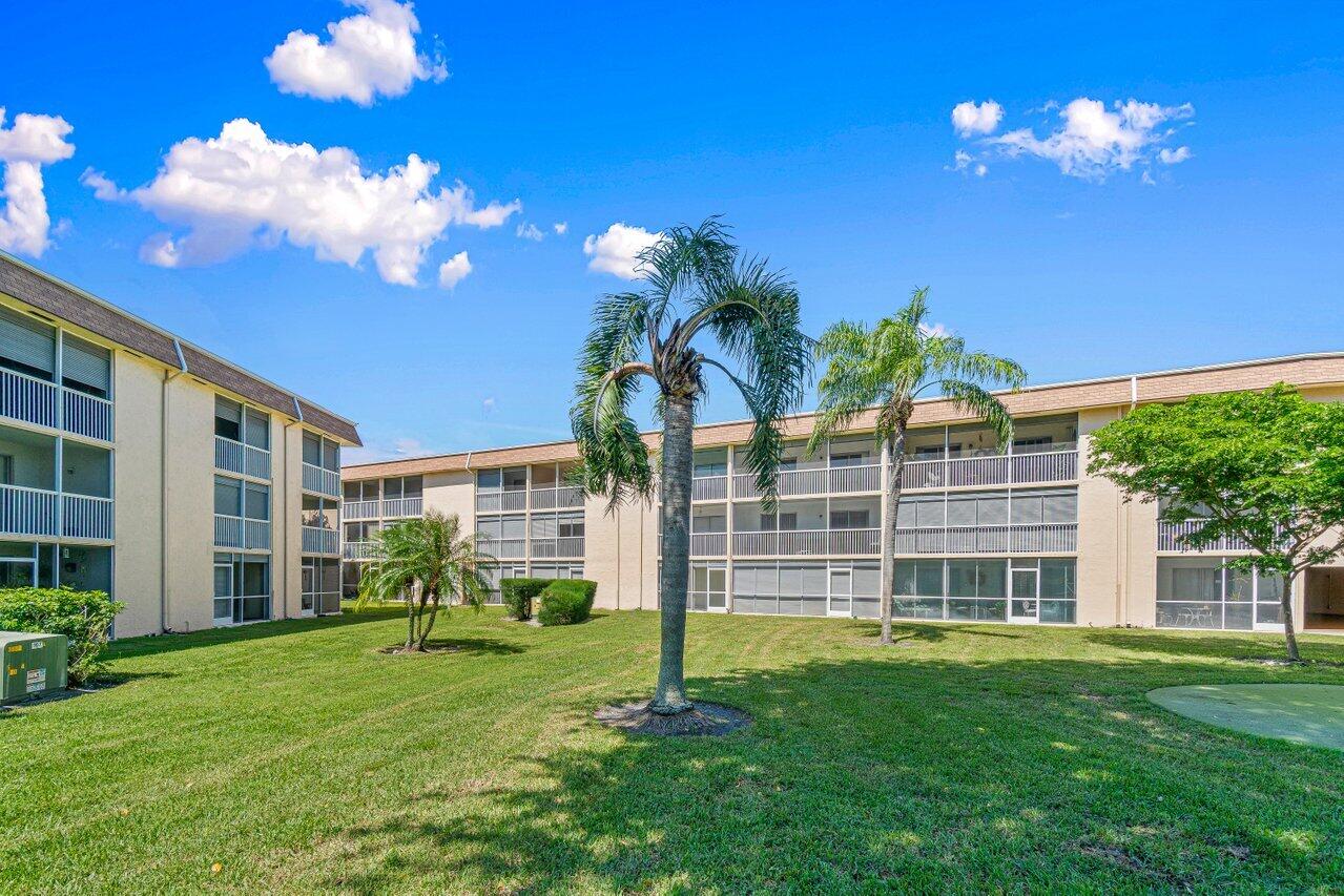 700 Village Green Court 319 Property Photo 27