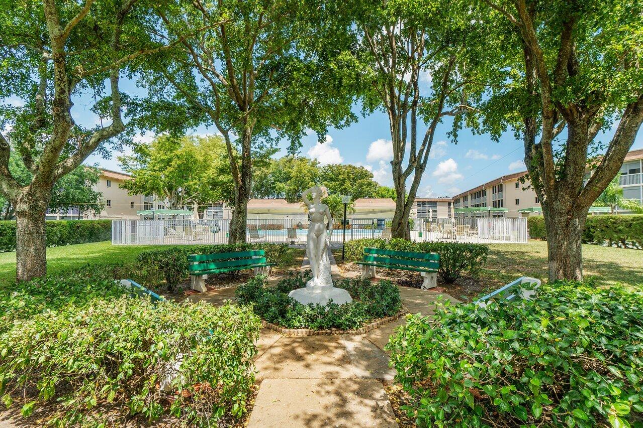 700 Village Green Court 319 Property Photo 28