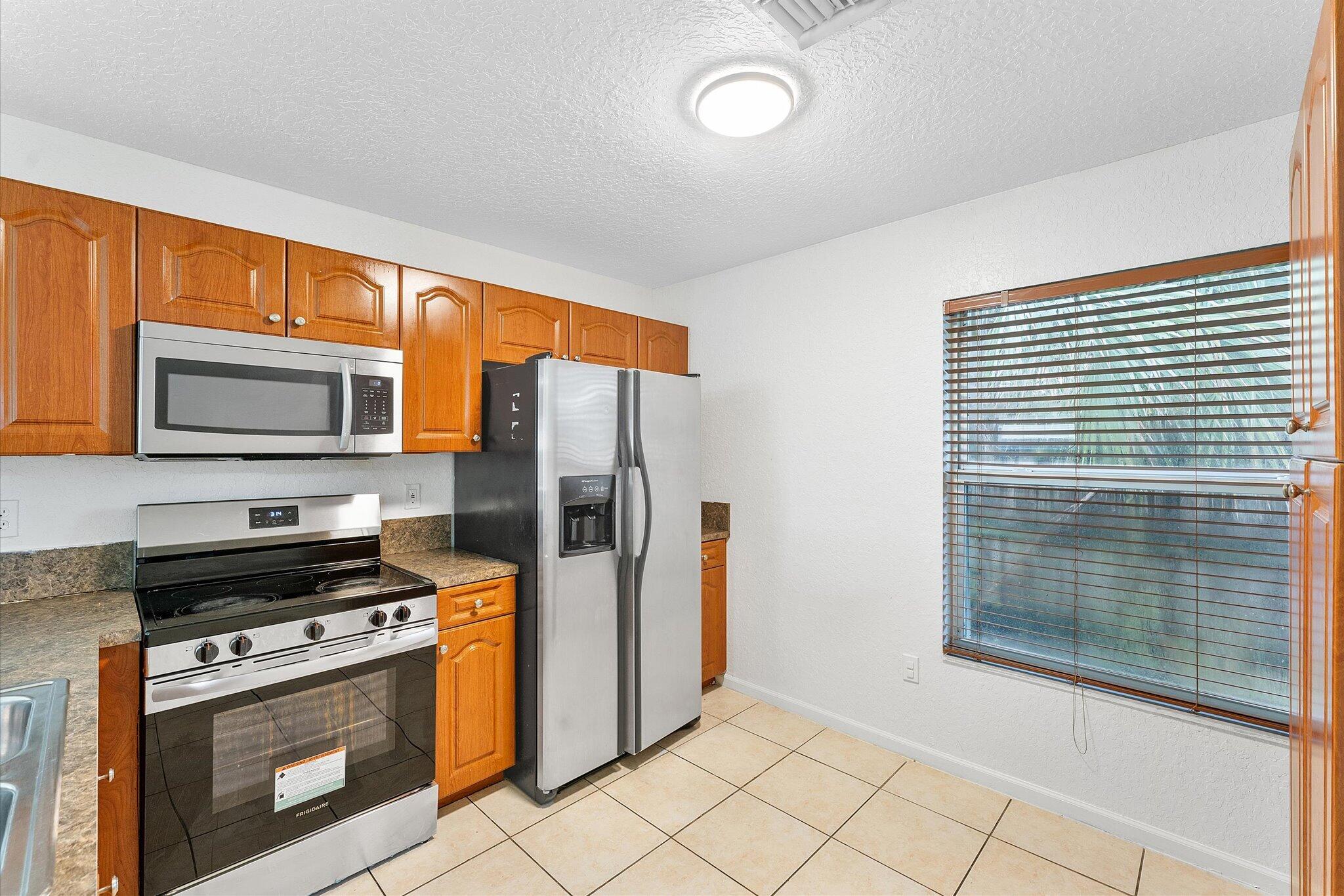 2212 Nw 9th Court Property Photo 7