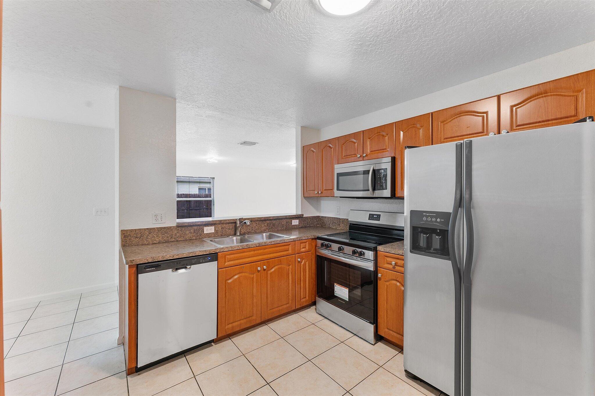 2212 Nw 9th Court Property Photo 8