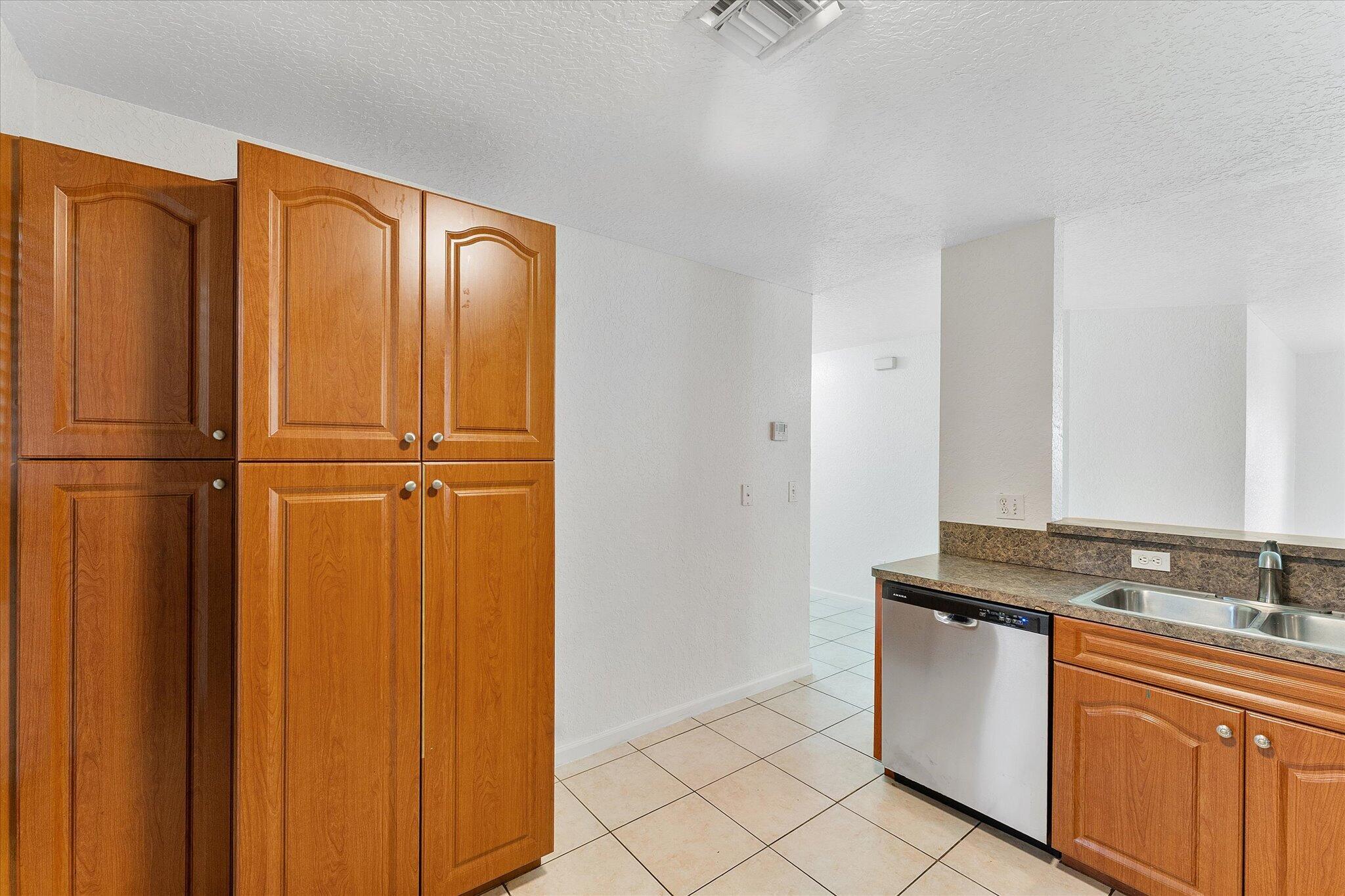 2212 Nw 9th Court Property Photo 9