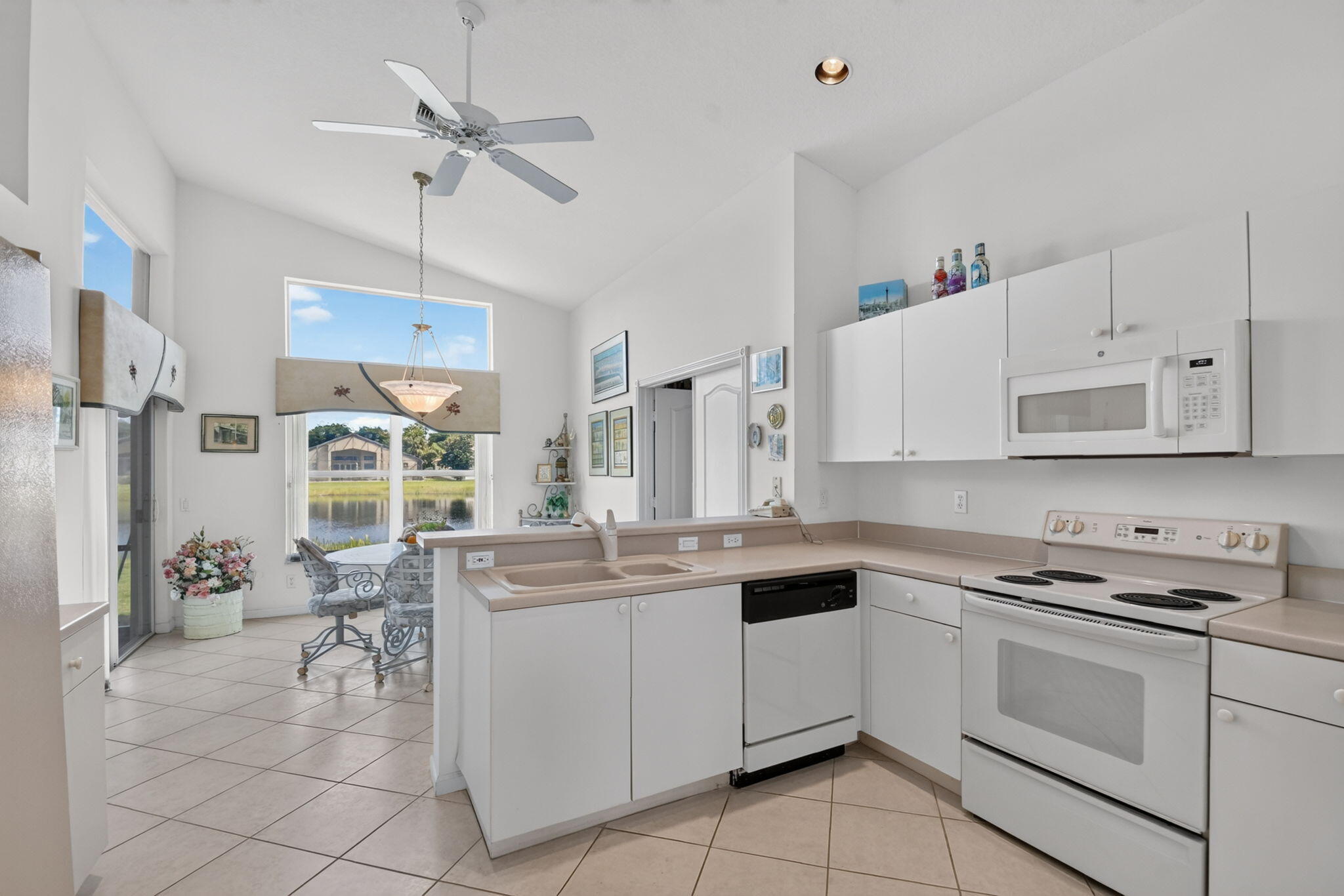 11723 Caracas Boulevard Property Photo 12