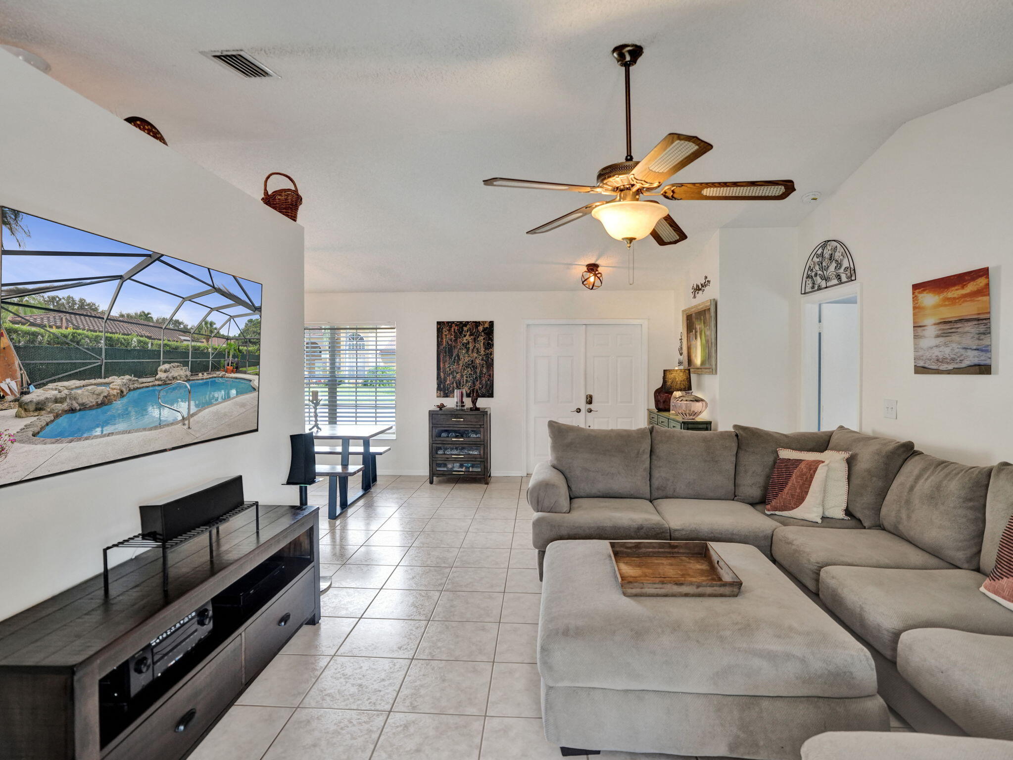 4312 Nw 54th Street Property Photo 9