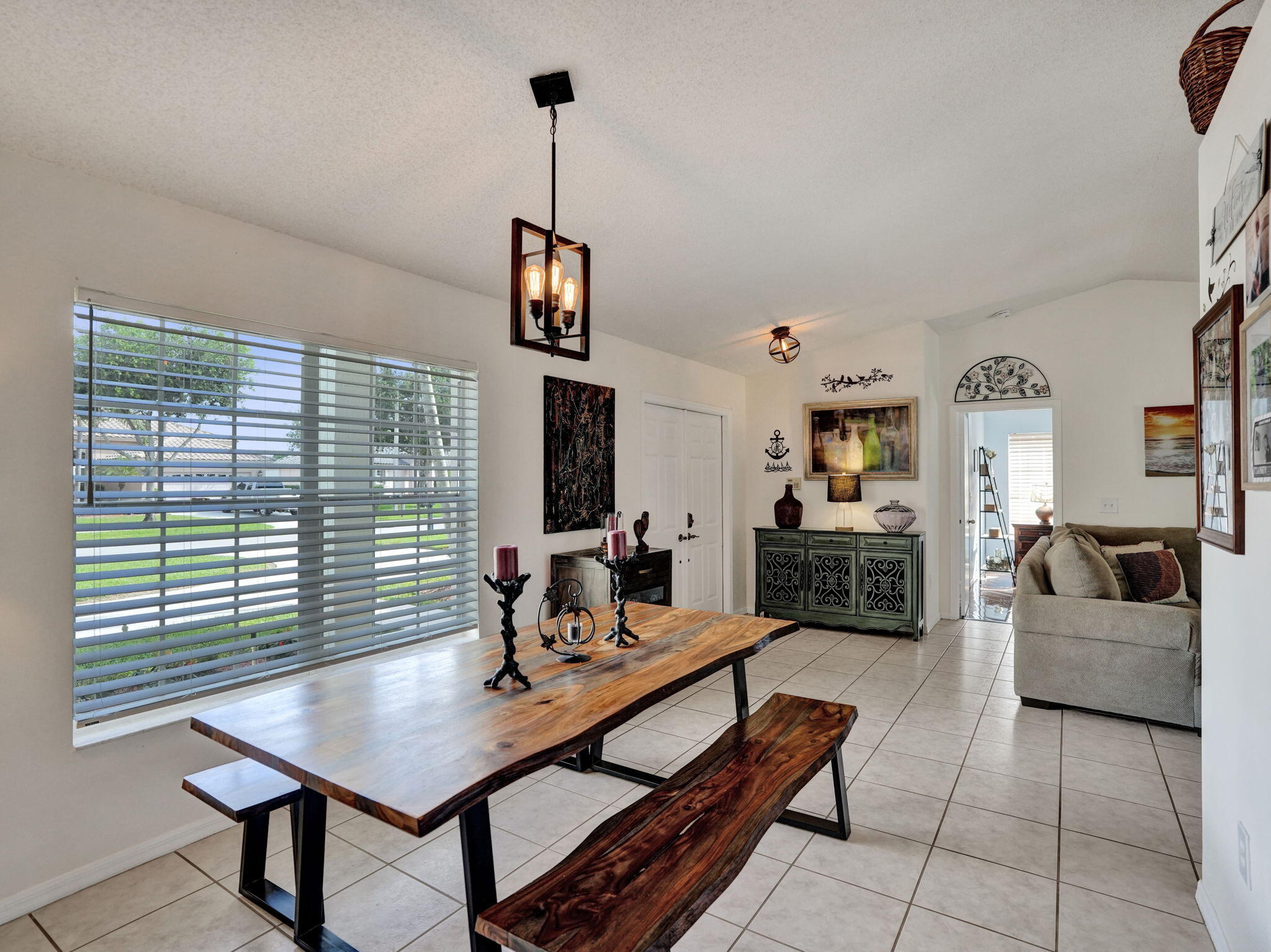 4312 Nw 54th Street Property Photo 11