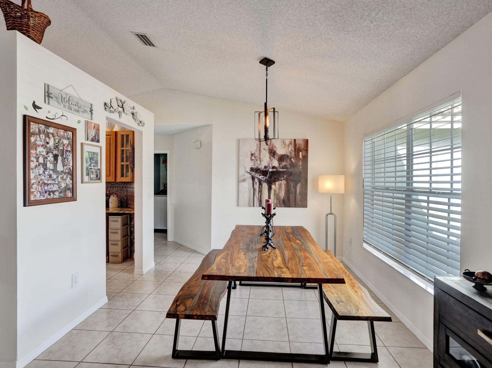 4312 Nw 54th Street Property Photo 12