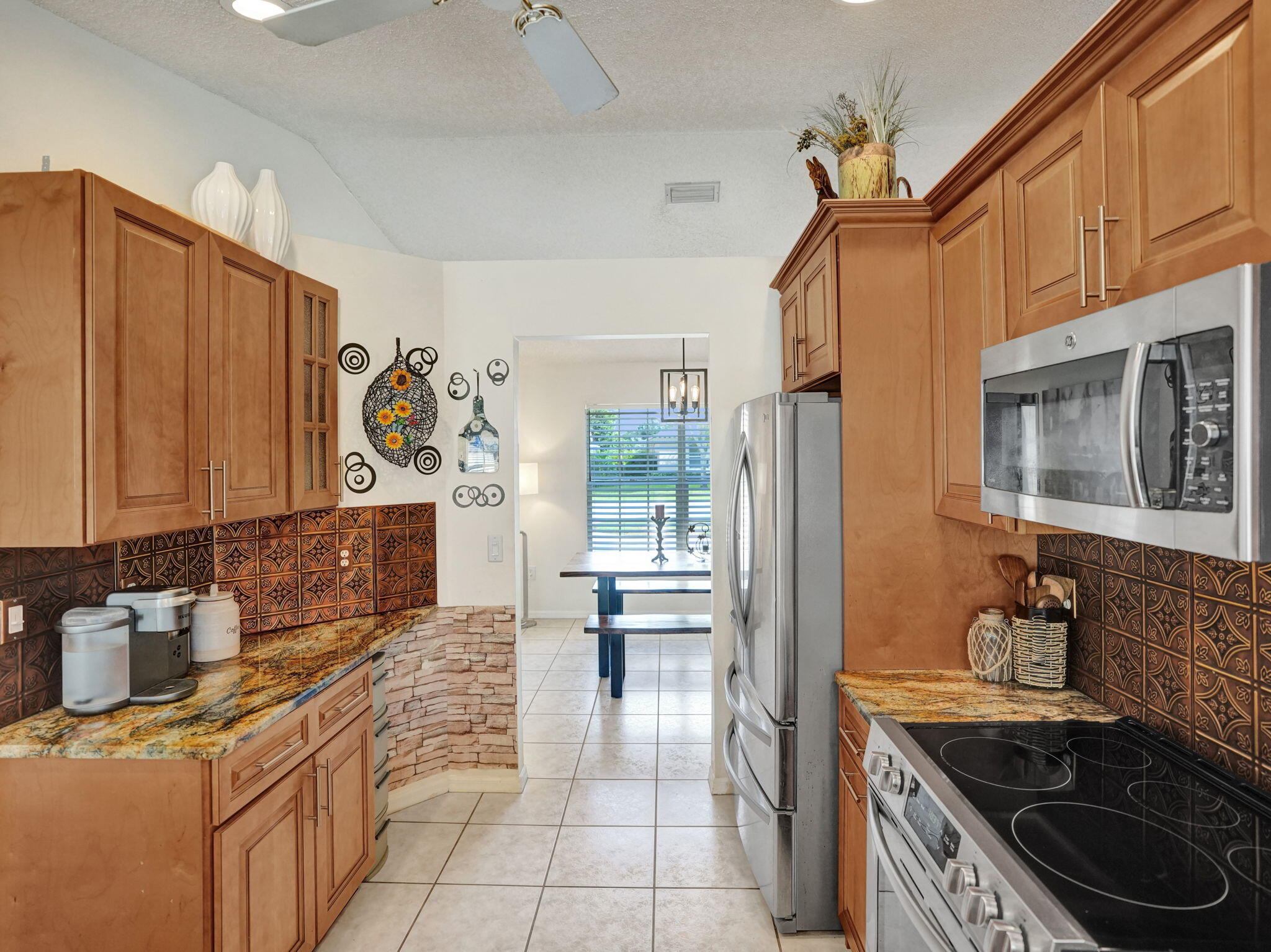 4312 Nw 54th Street Property Photo 16