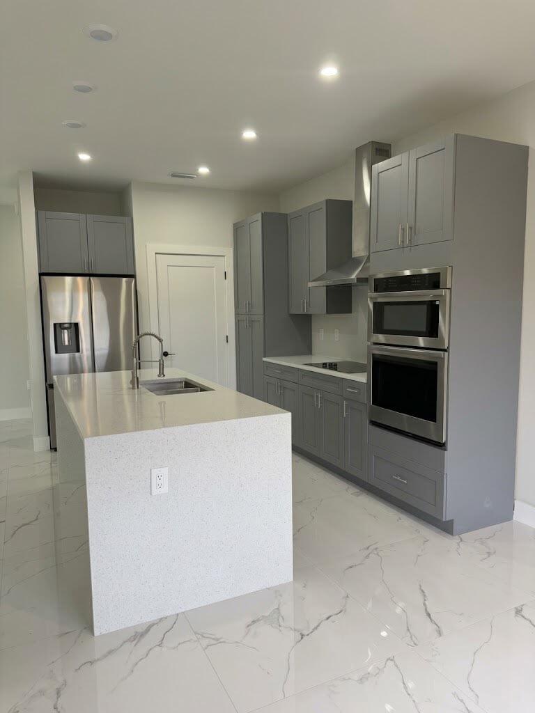 2405 Conway Avenue N Property Photo 4