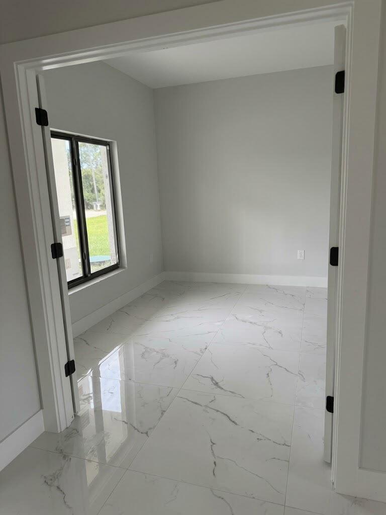 2405 Conway Avenue N Property Photo 9