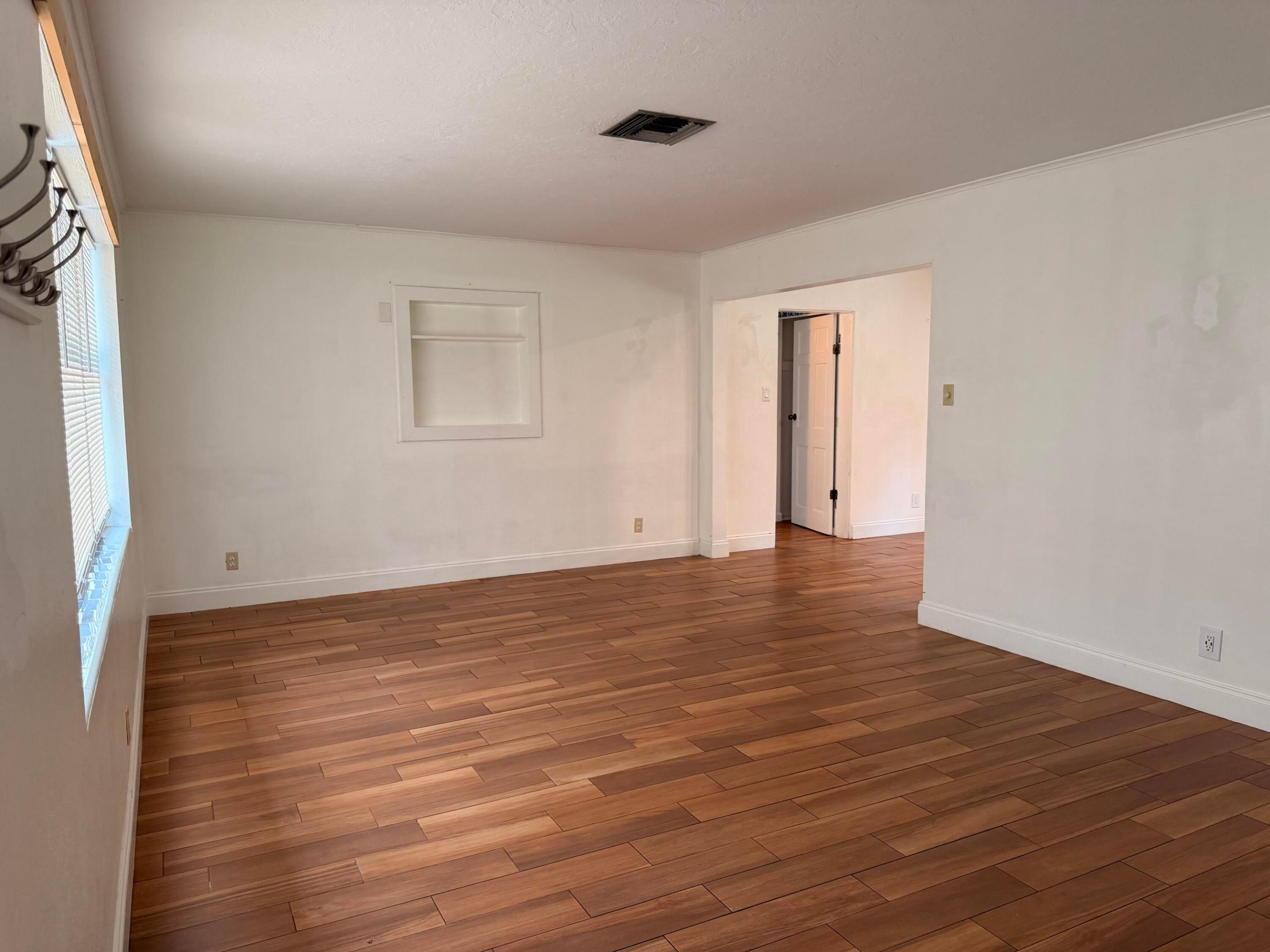 1903 Sw 3rd Avenue Property Photo 4