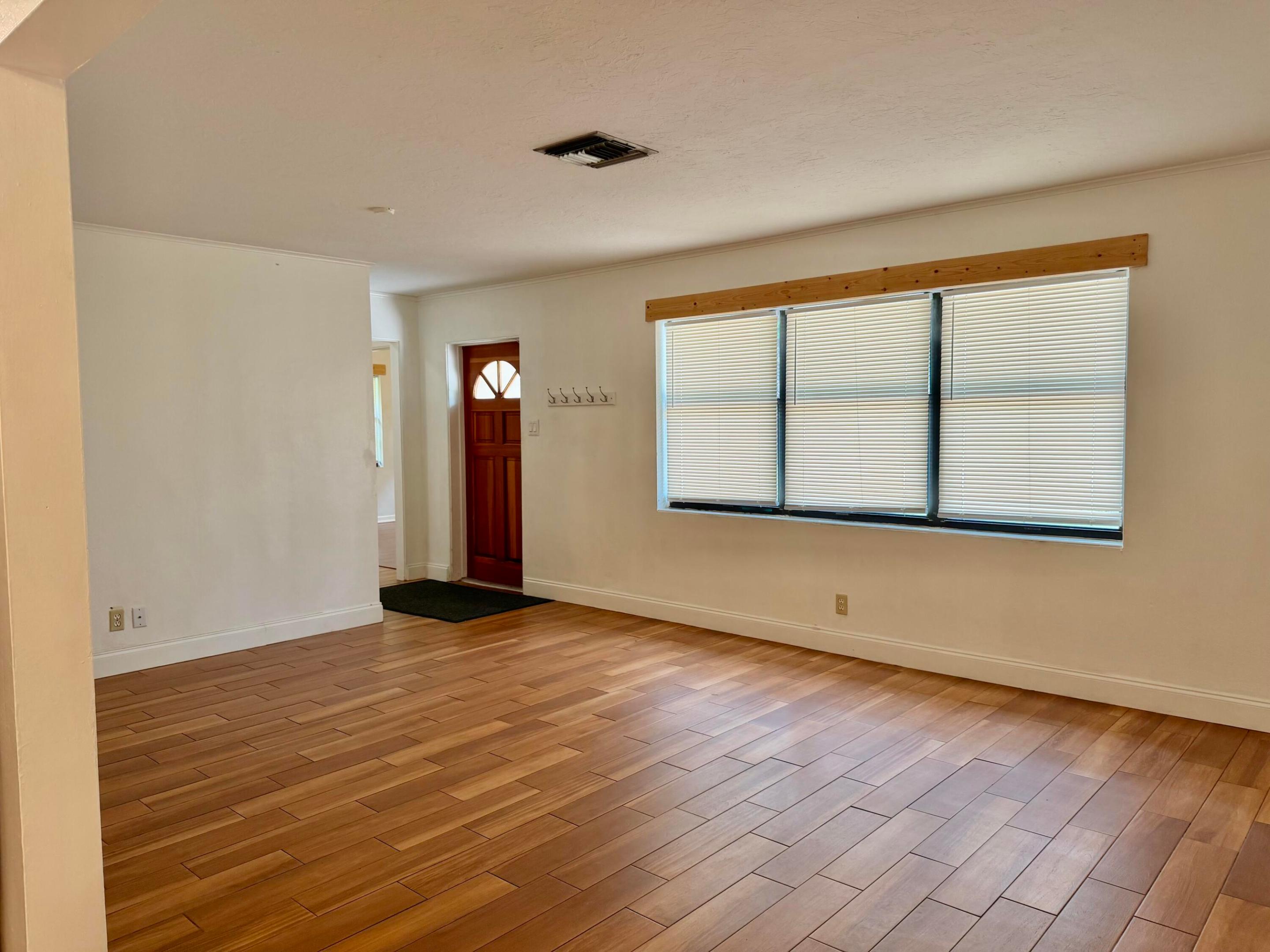 1903 Sw 3rd Avenue Property Photo 5