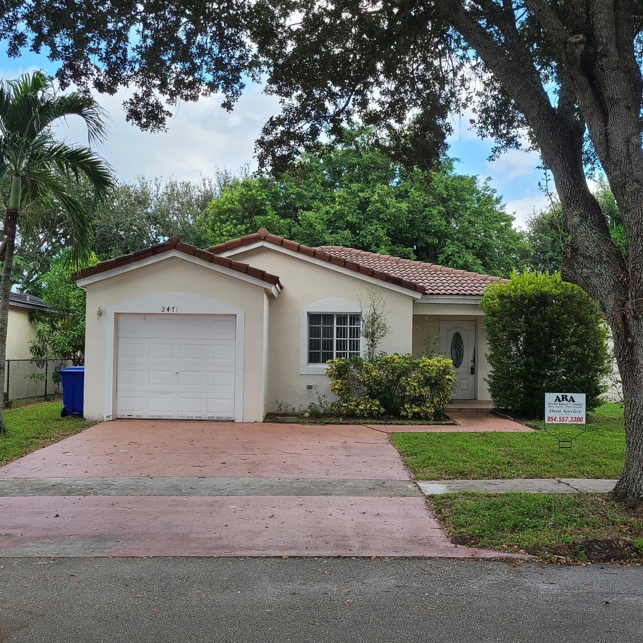 2471 SW 102nd Avenue Property Photo 1