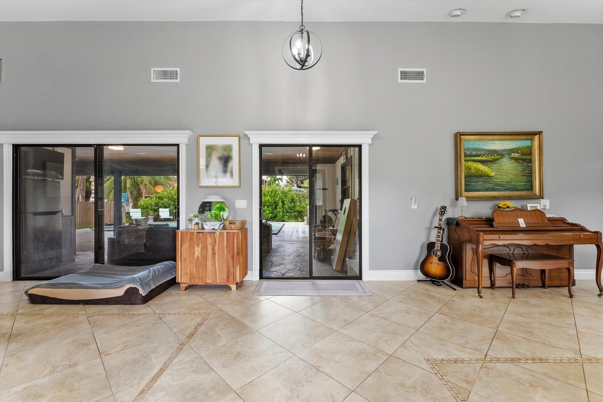 6515 Riparian Road Property Photo 10