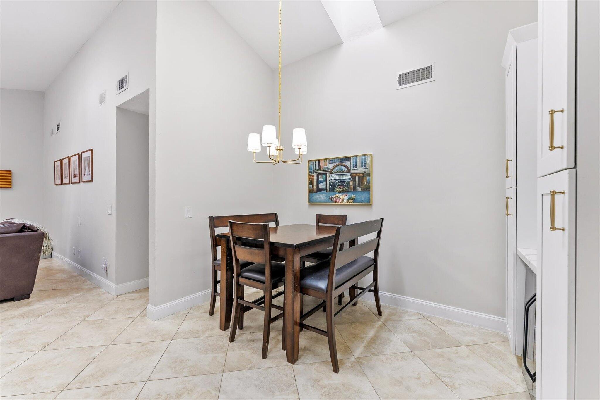 6515 Riparian Road Property Photo 24