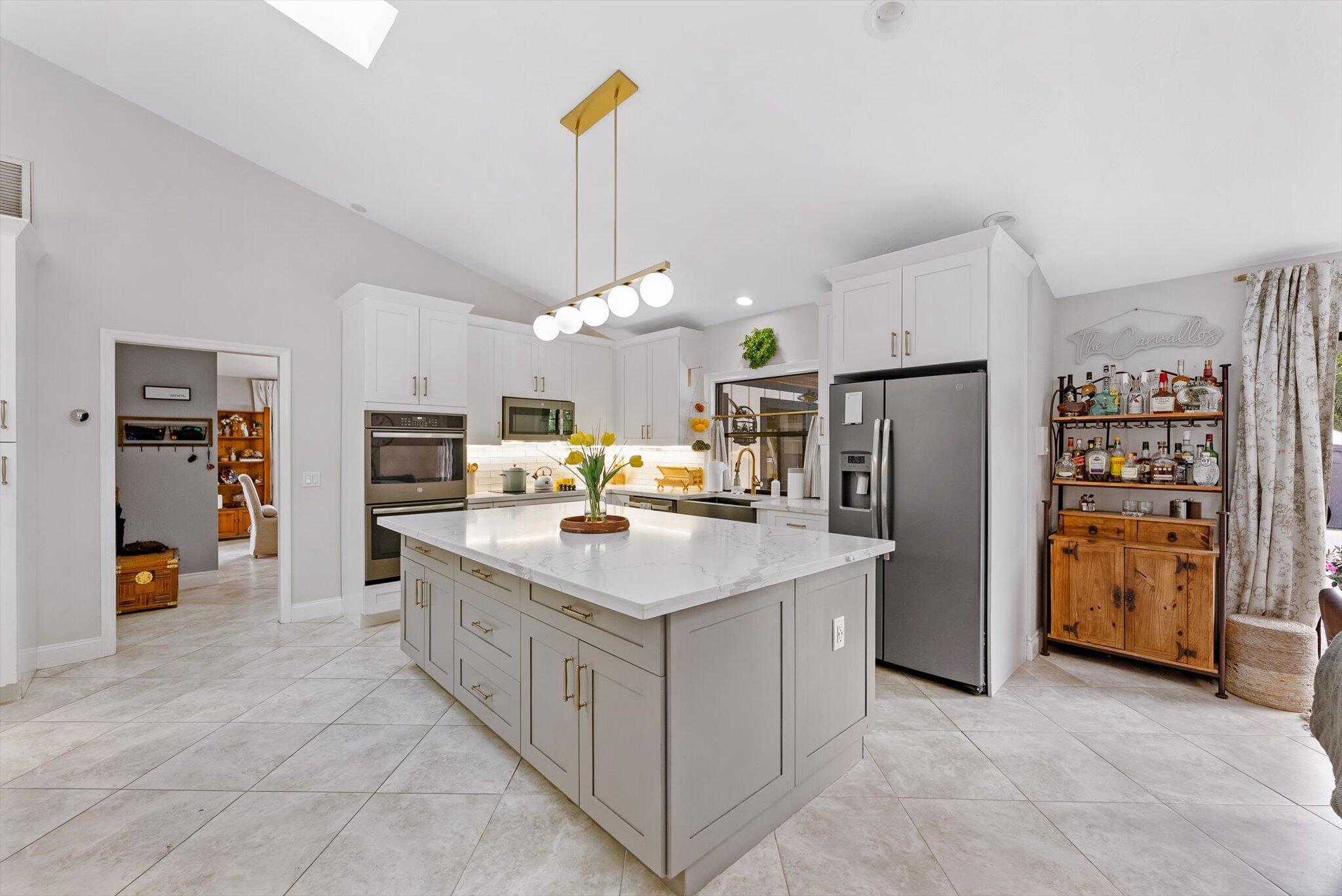 6515 Riparian Road Property Photo 30