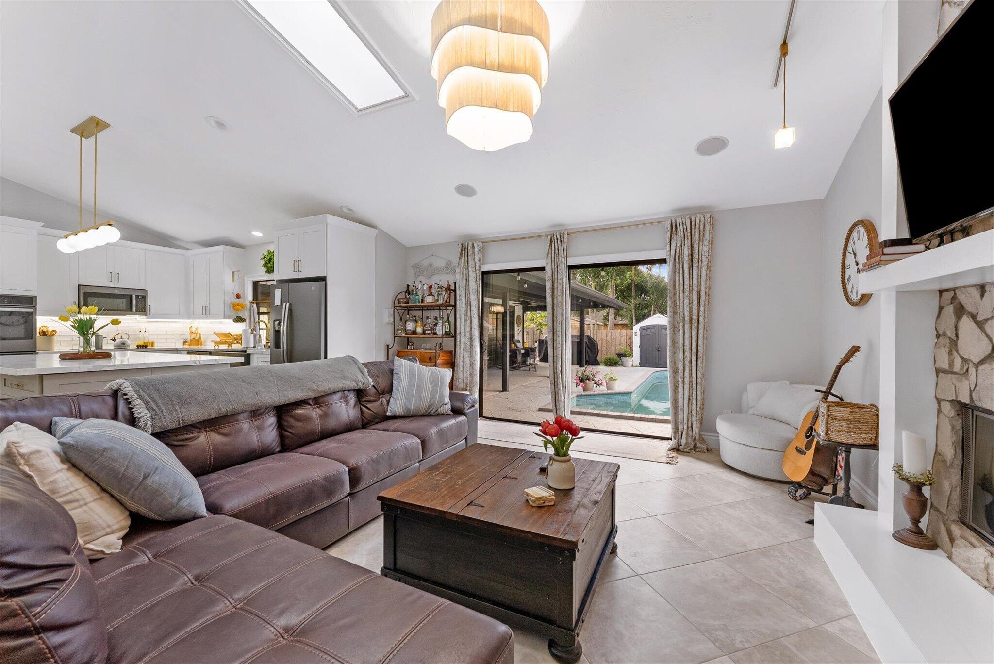 6515 Riparian Road Property Photo 33