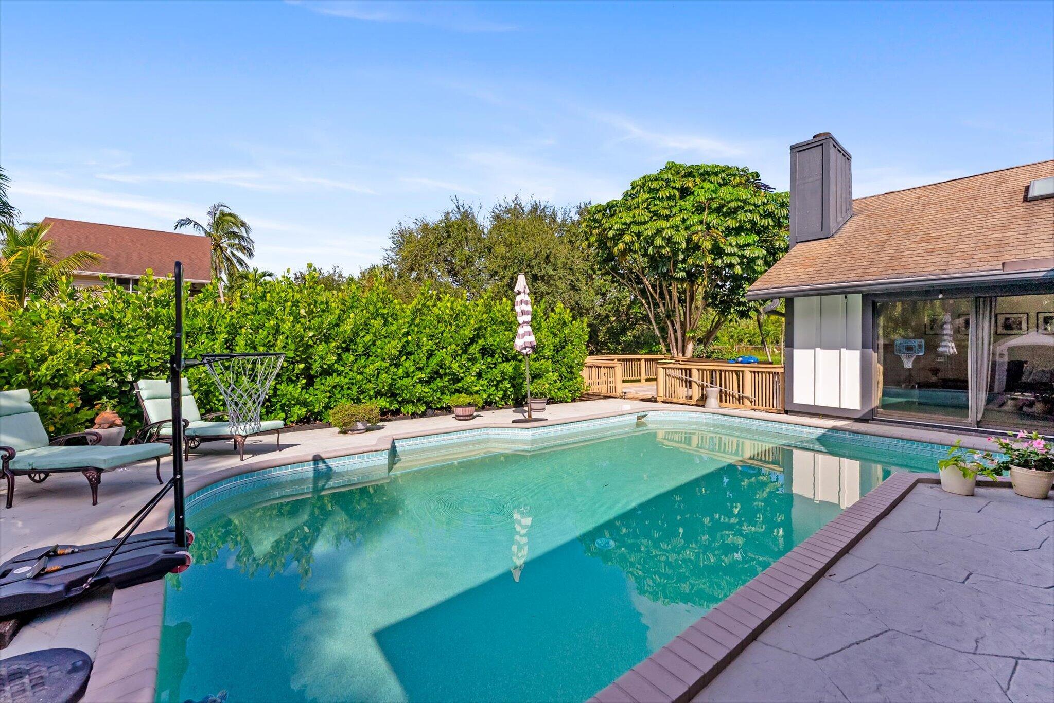 6515 Riparian Road Property Photo 45
