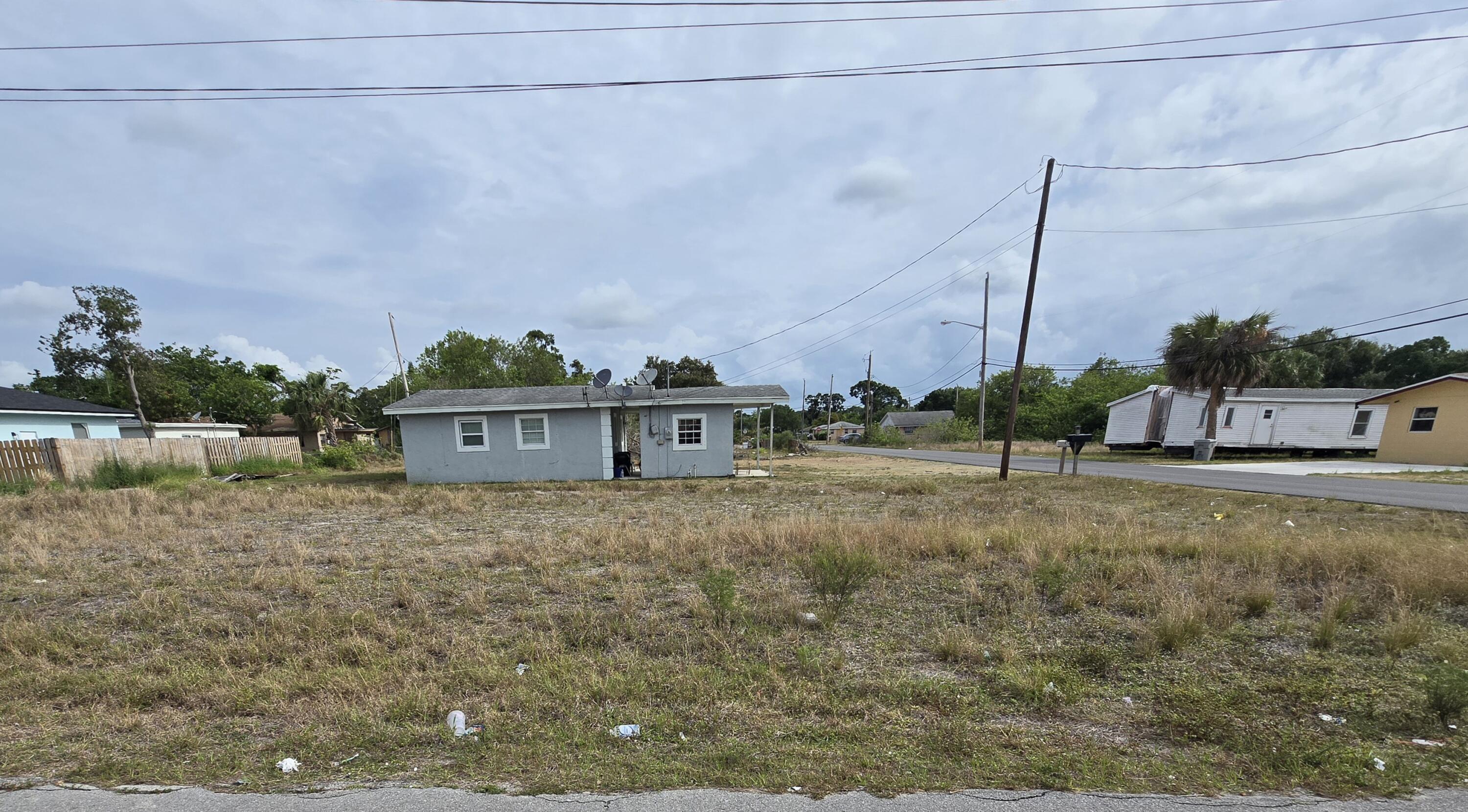 2520 42ND Place Property Photo 1