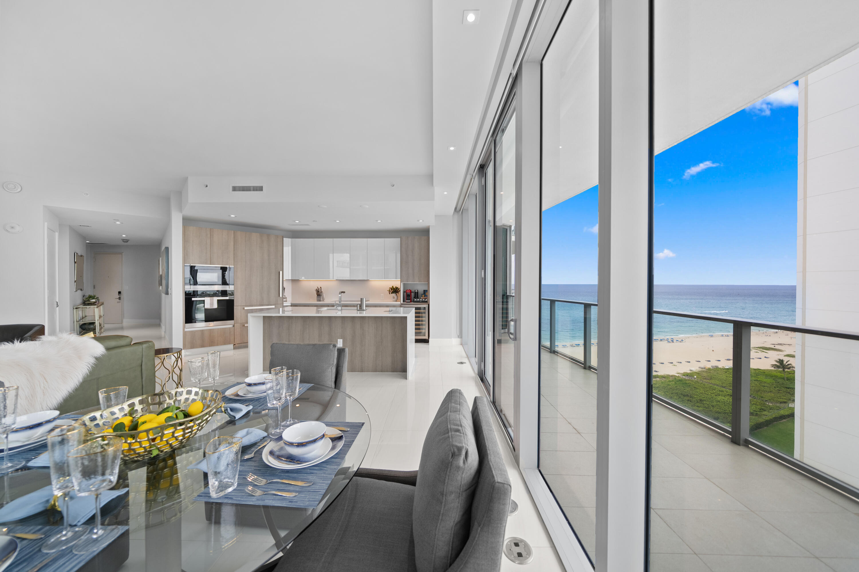 3100 N OCEAN Drive H-1608 Property Photo 1