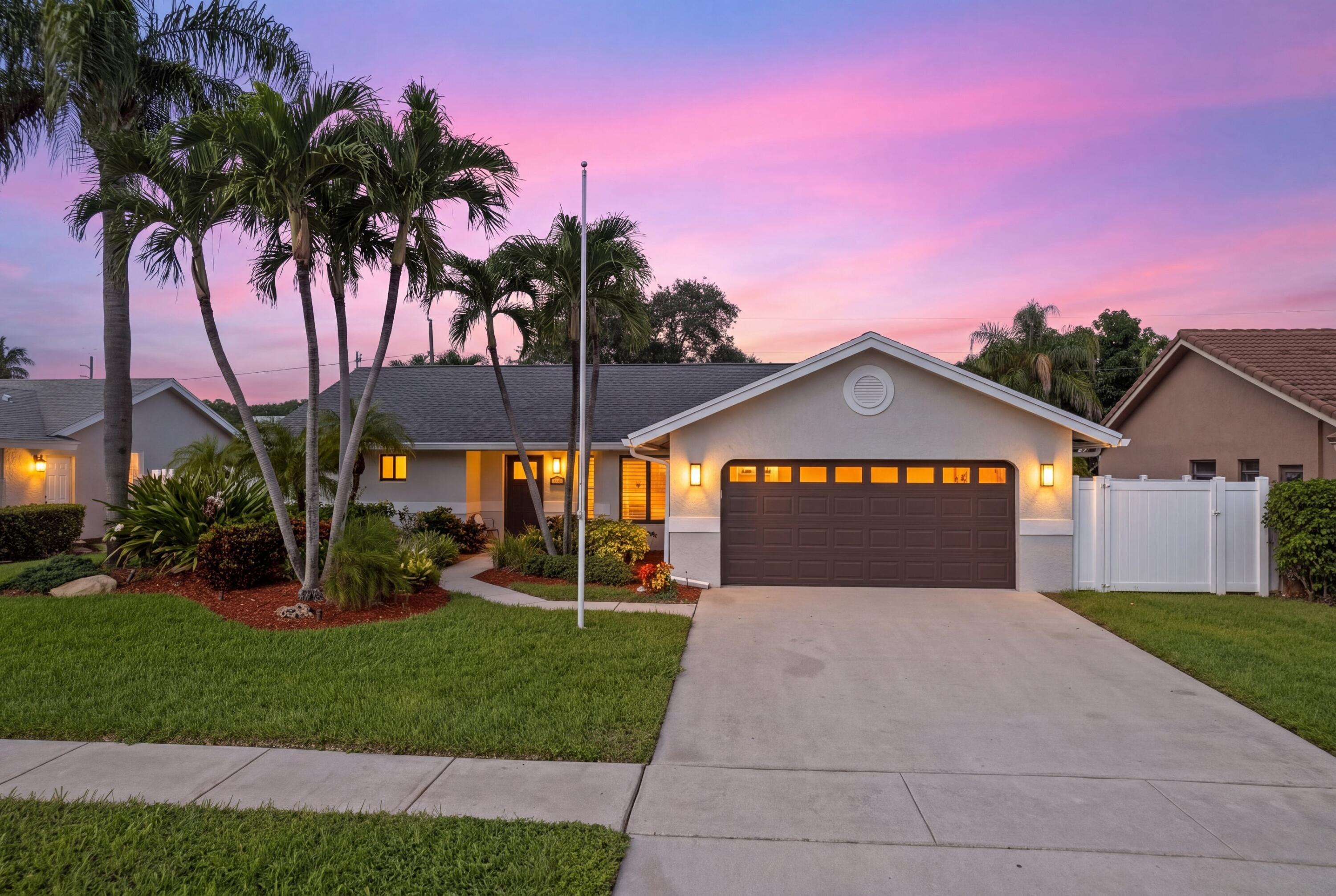 7969 W Country Club Boulevard Property Photo 1