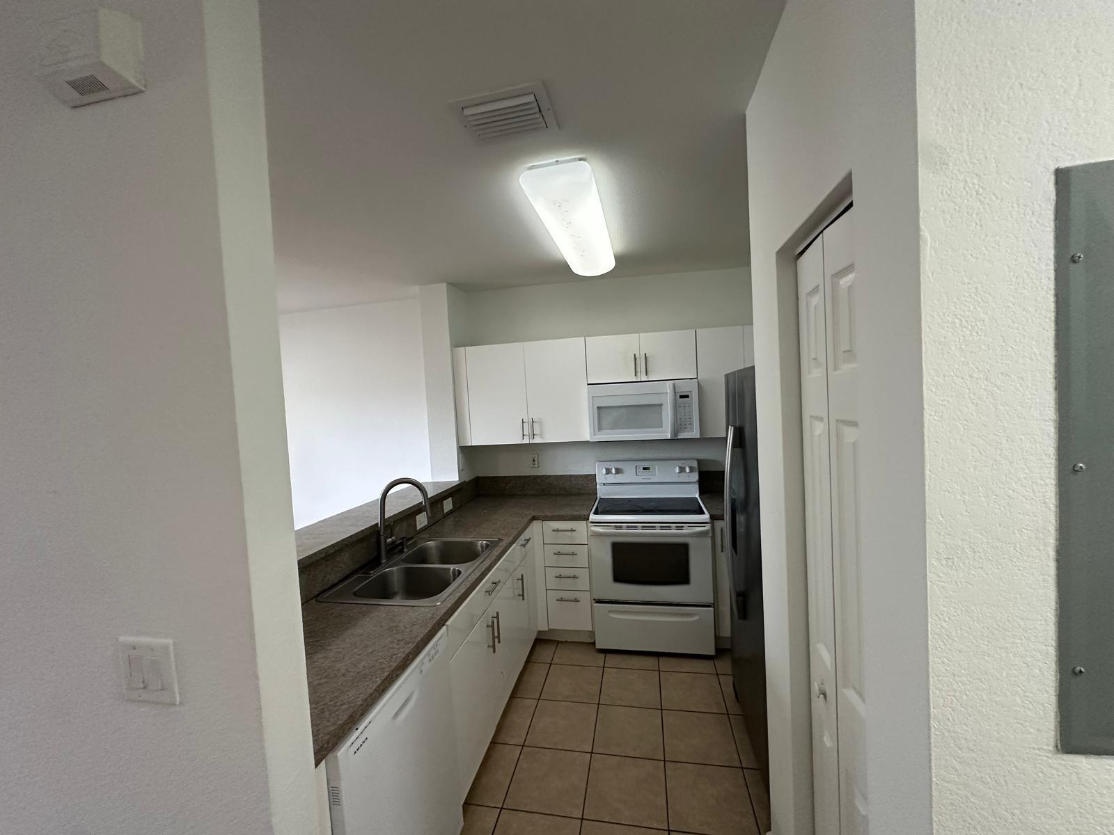 1570 Ne 33 Road 201 Property Photo 11