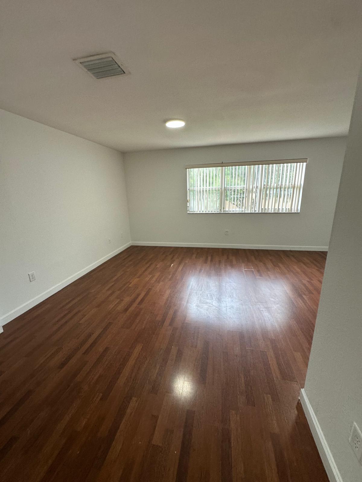 1570 Ne 33 Road 201 Property Photo 13