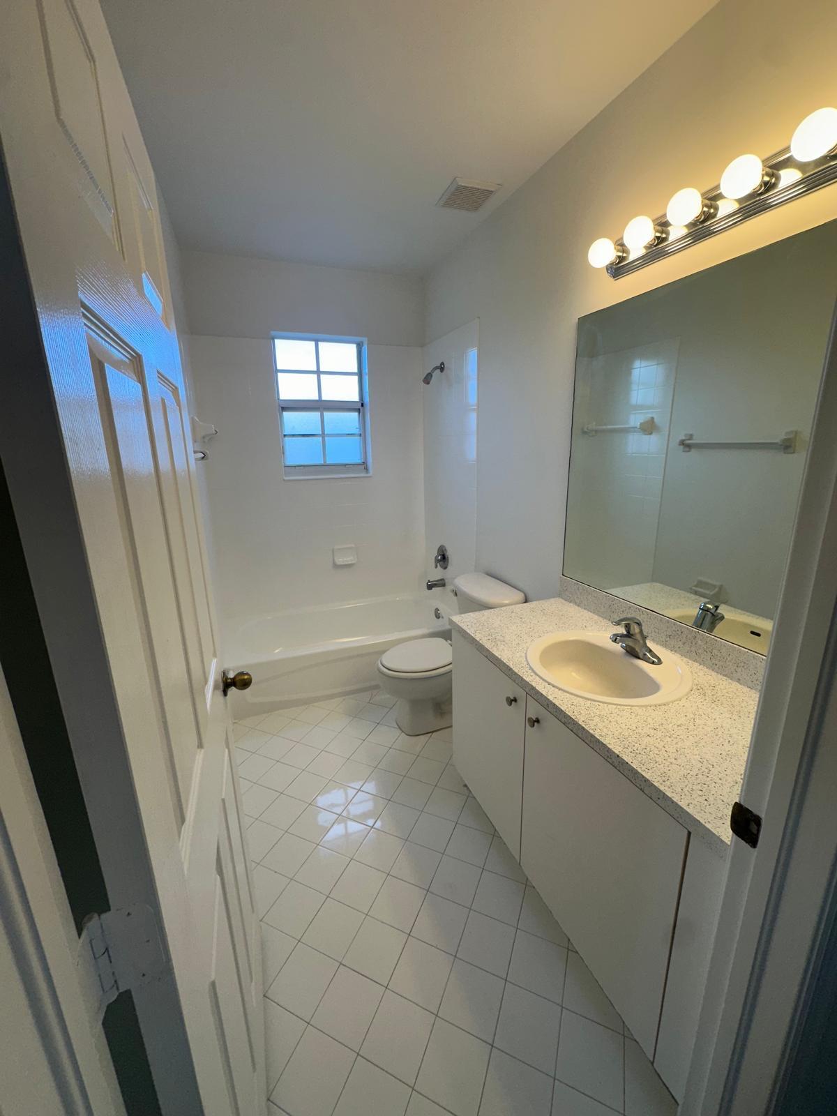 1570 Ne 33 Road 201 Property Photo 19
