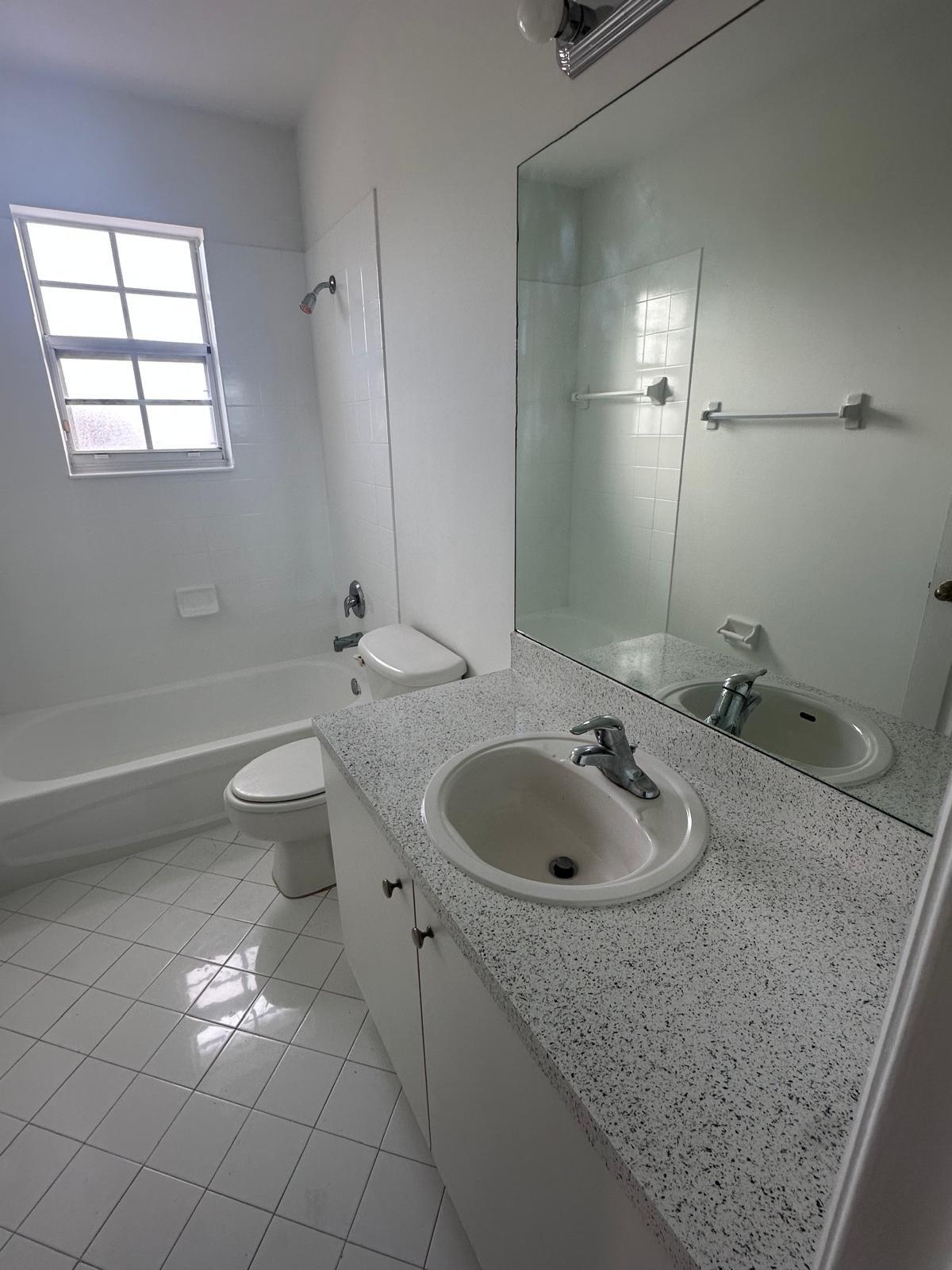 1570 Ne 33 Road 201 Property Photo 23