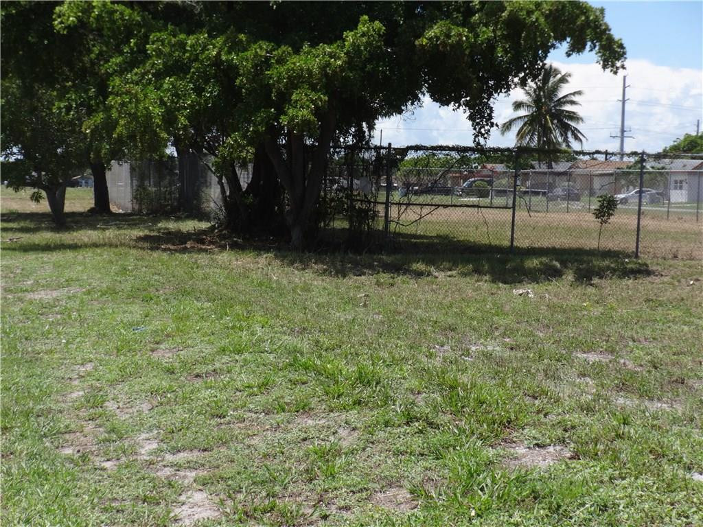 800 Nw Dixie Highway Property Photo 4