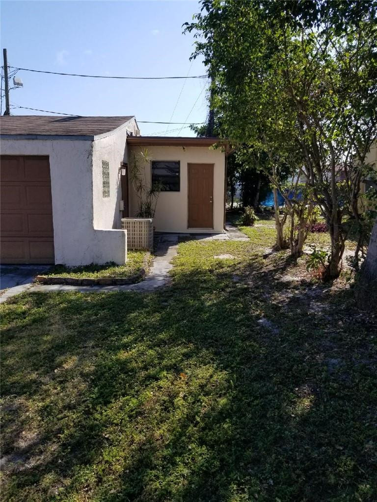 2104 Monroe Terrace Side Property Photo 1