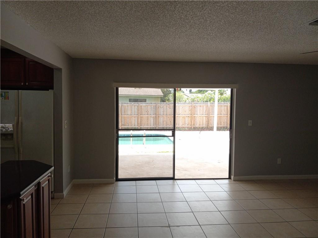 5151 Sw 101st Avenue Property Photo 6