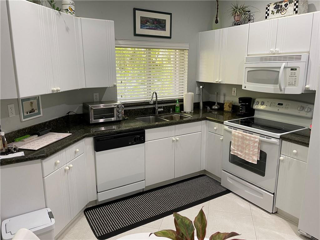 15864 Sw 10th Street Property Photo 13