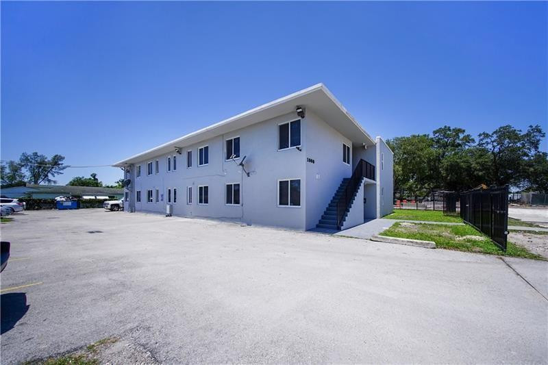 1000 Nw 95th Terrace Property Photo 4
