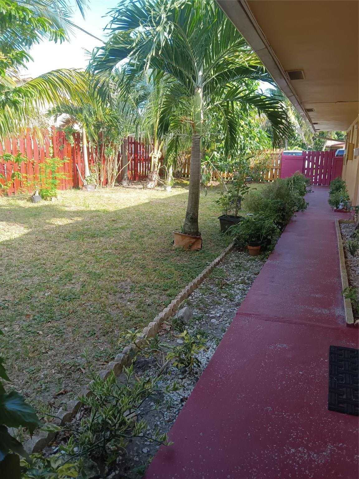 5211 Nw 16th Street B Property Photo 6