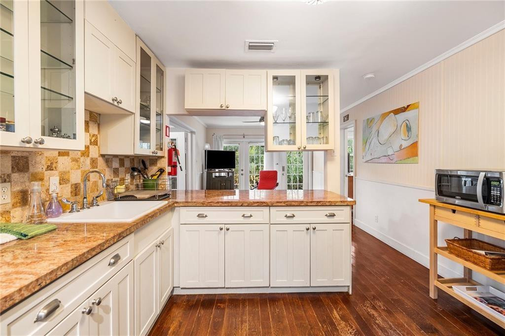 709 Sw 12th Avenue Property Photo 8