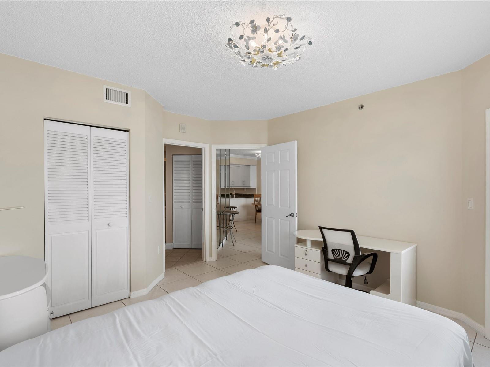 18260 N Bay Road 304 Property Photo 37