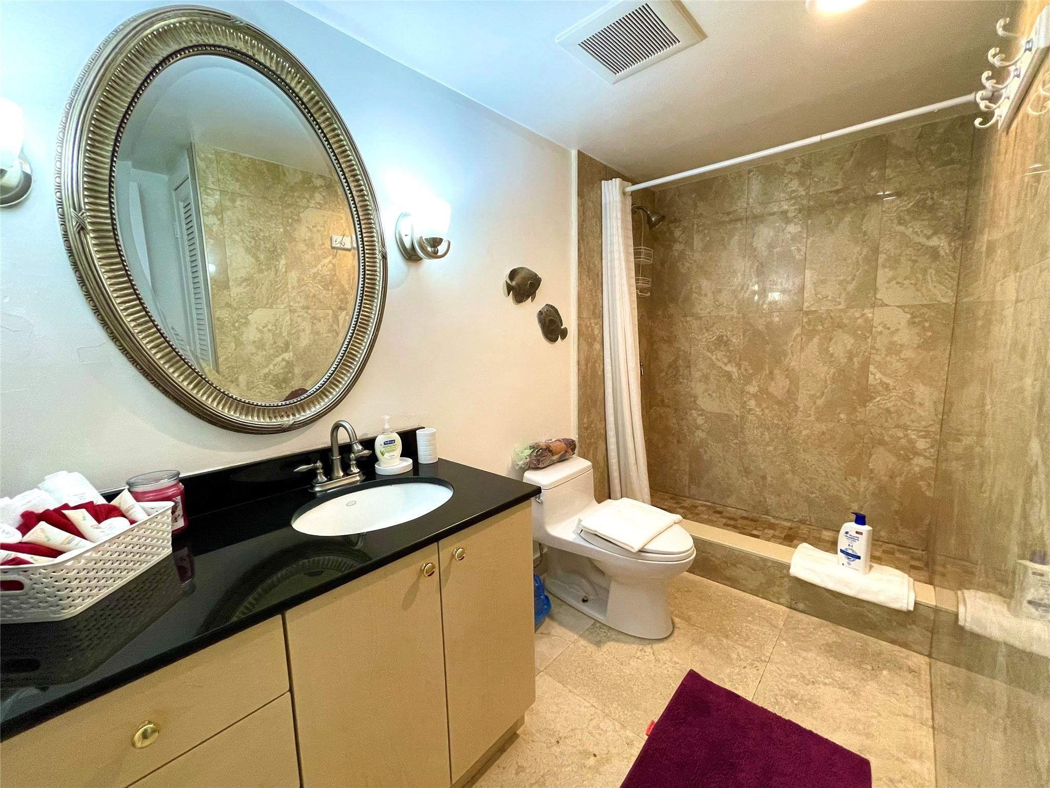 19370 Collins Avenue Property Photo 6