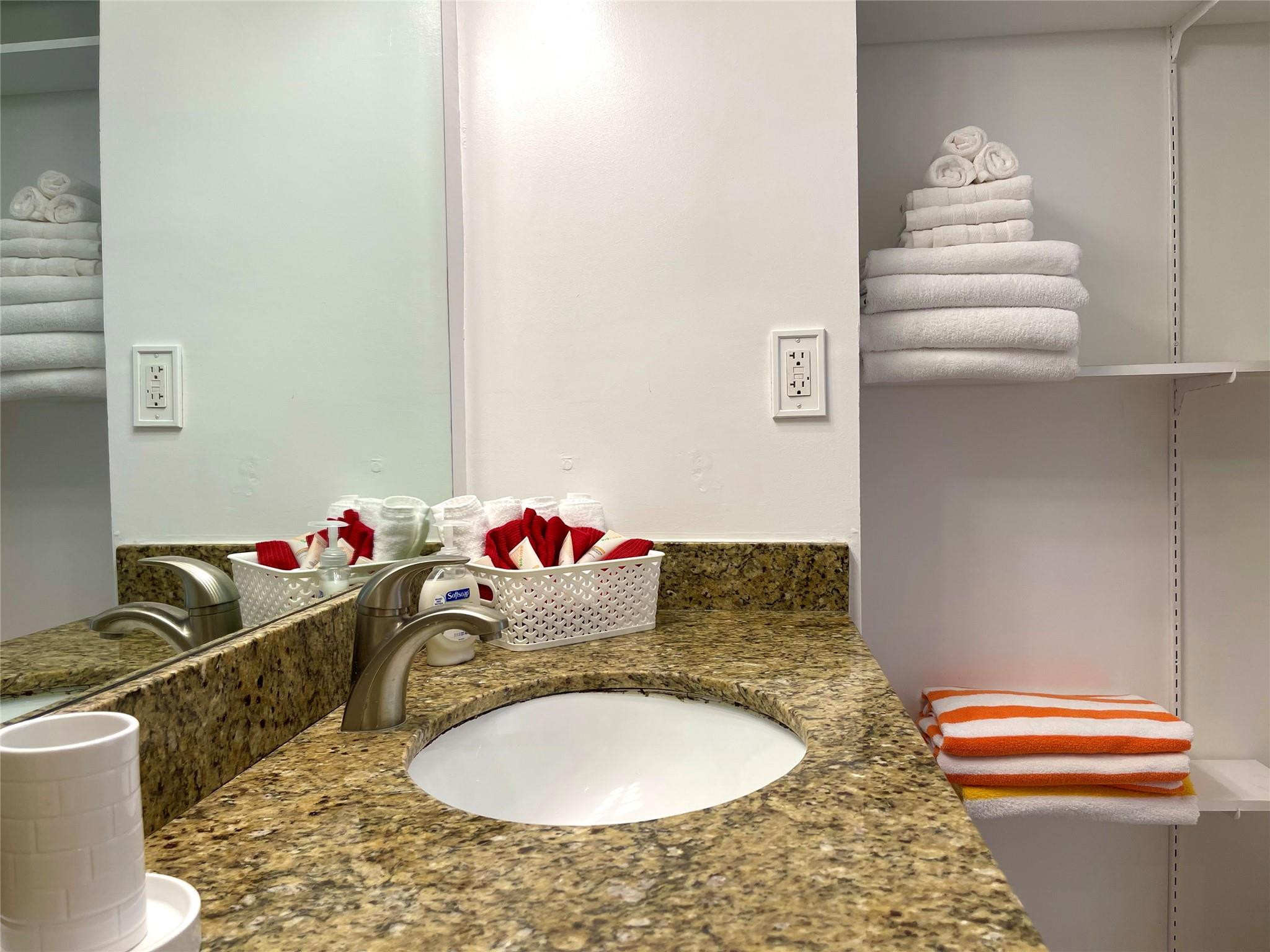19370 Collins Avenue Property Photo 10