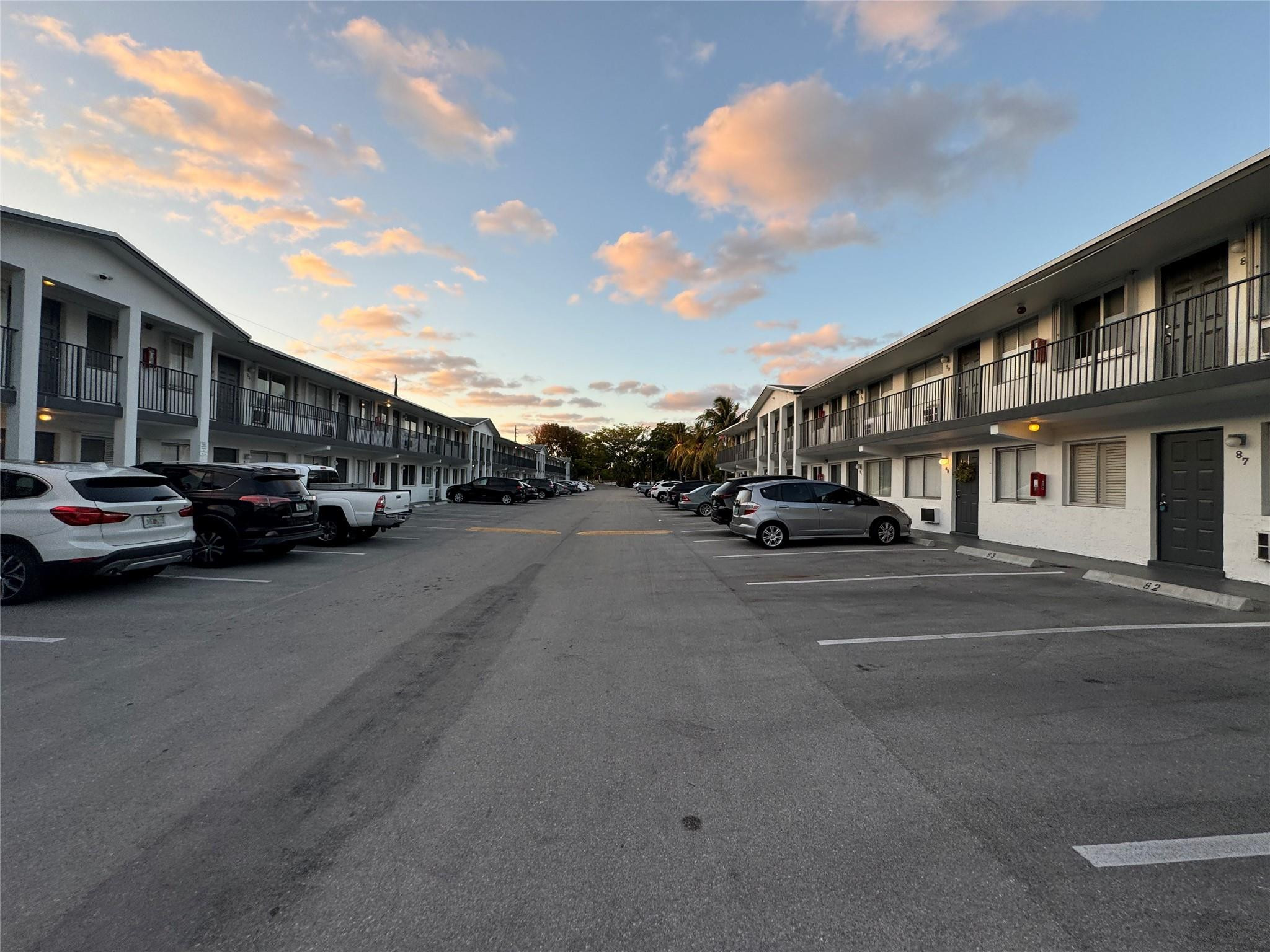 1814 E Oakland Park Boulevard 49 Property Photo 1