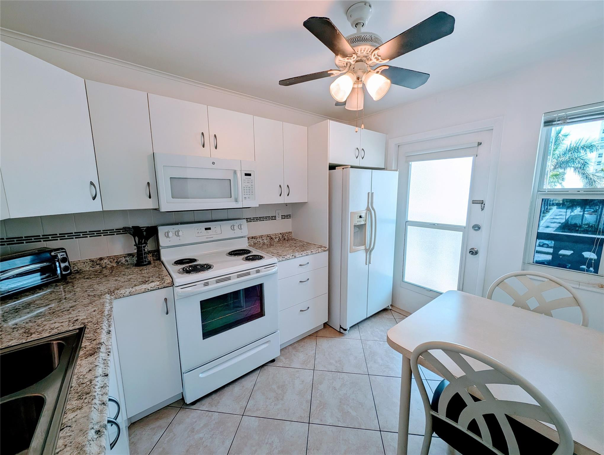1893 S Ocean Drive 405 Property Photo 1
