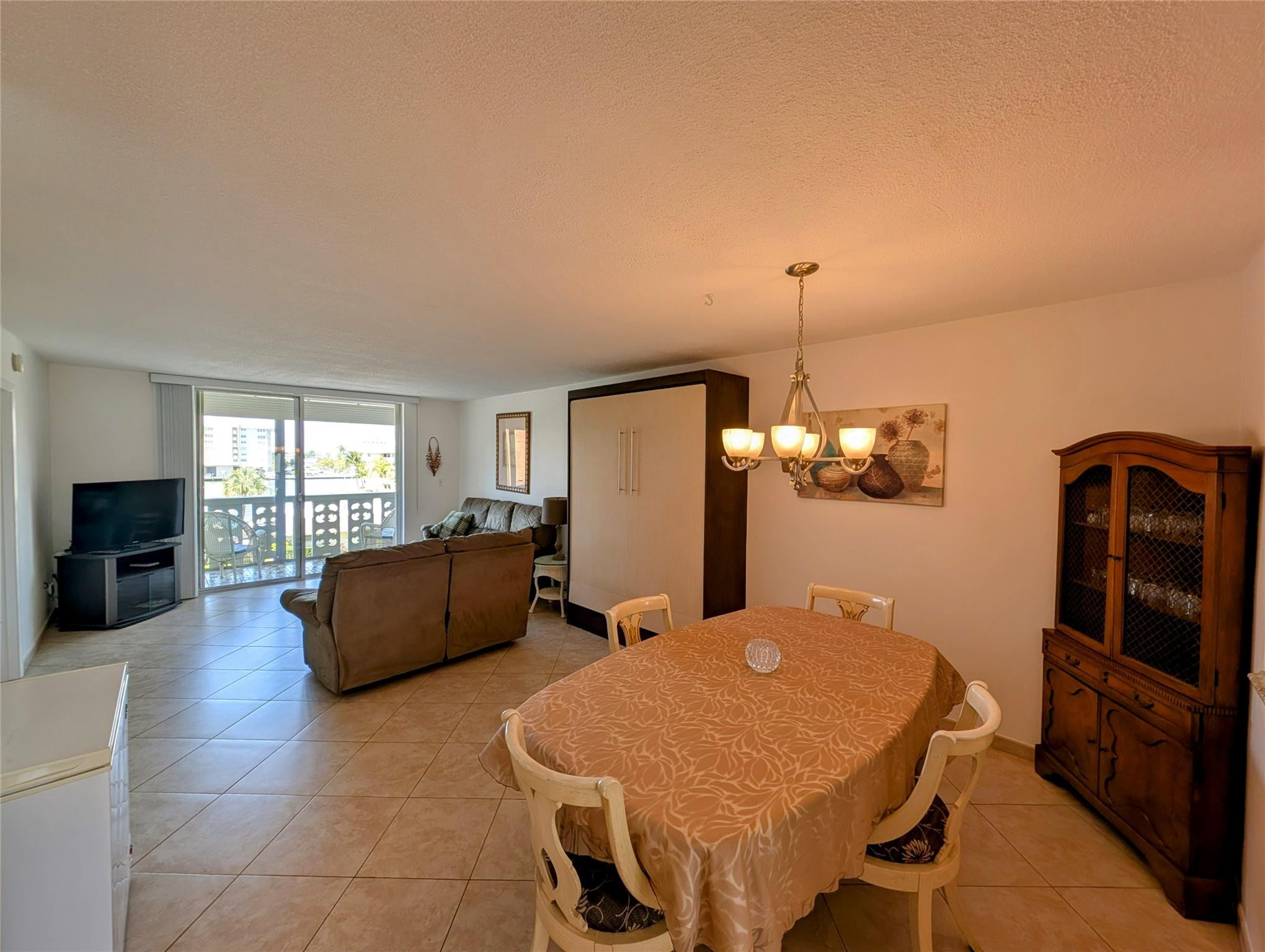 1893 S Ocean Drive 405 Property Photo 3