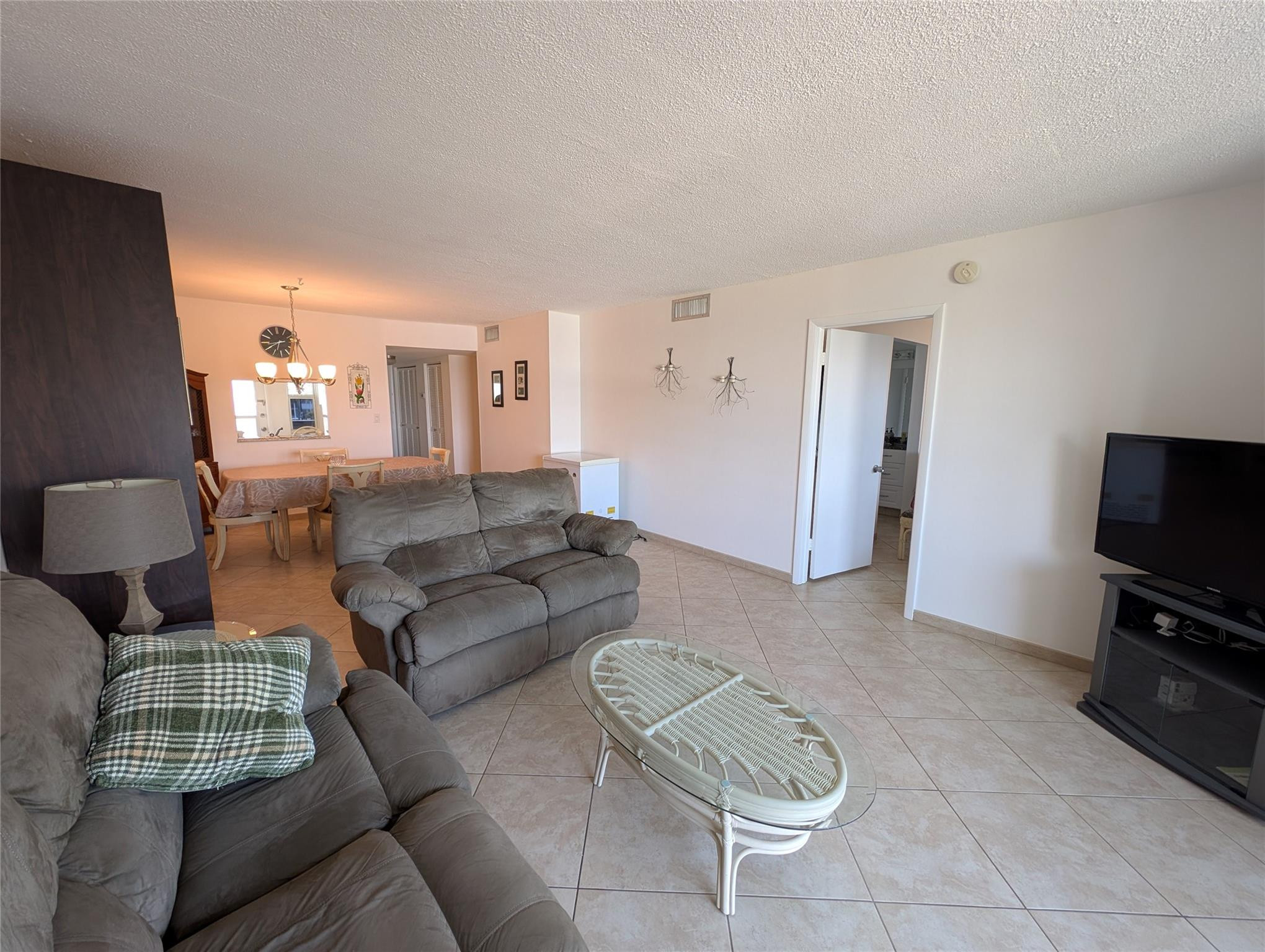 1893 S Ocean Drive 405 Property Photo 4