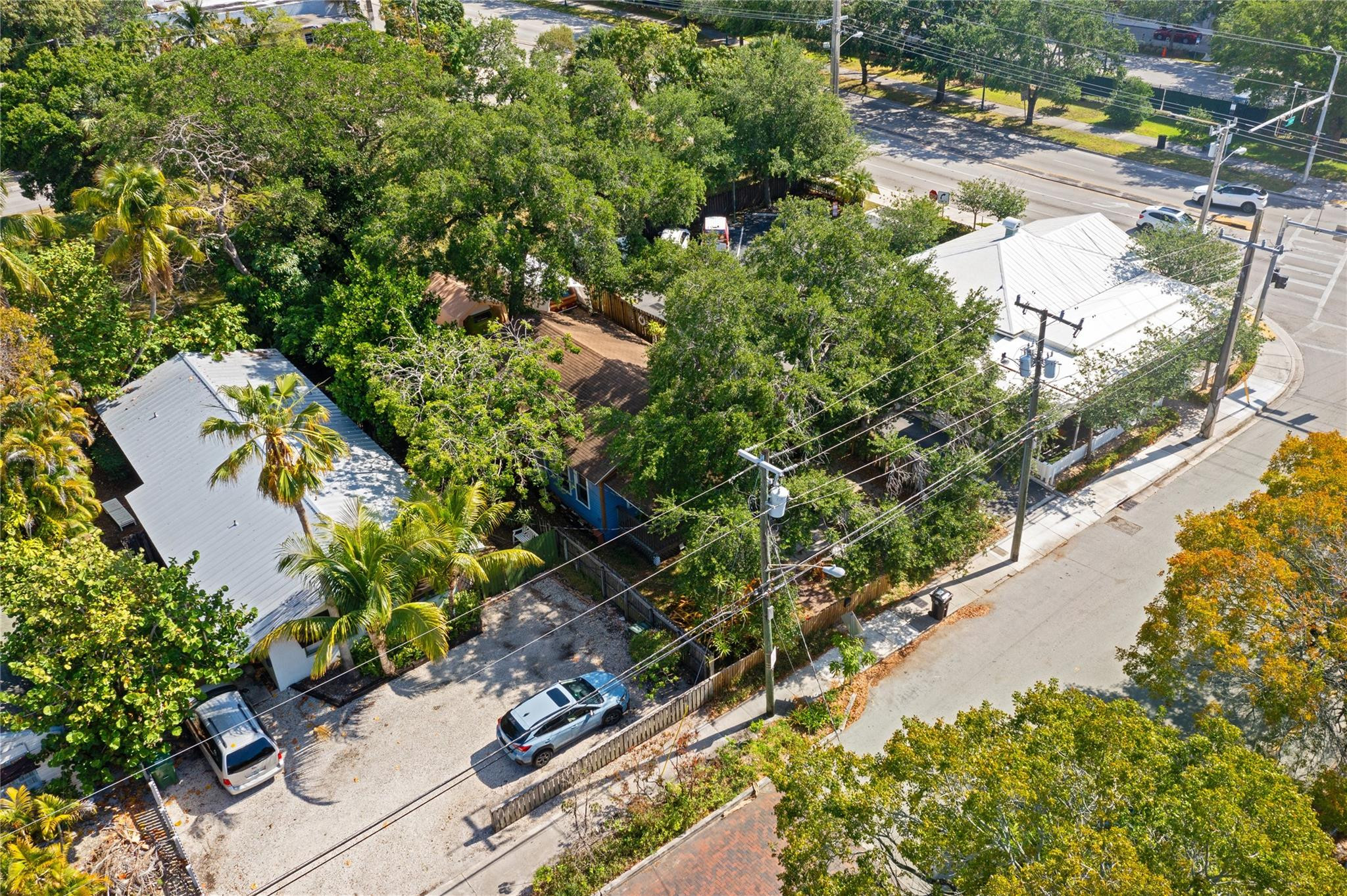 711 W Las Olas Property Photo 3